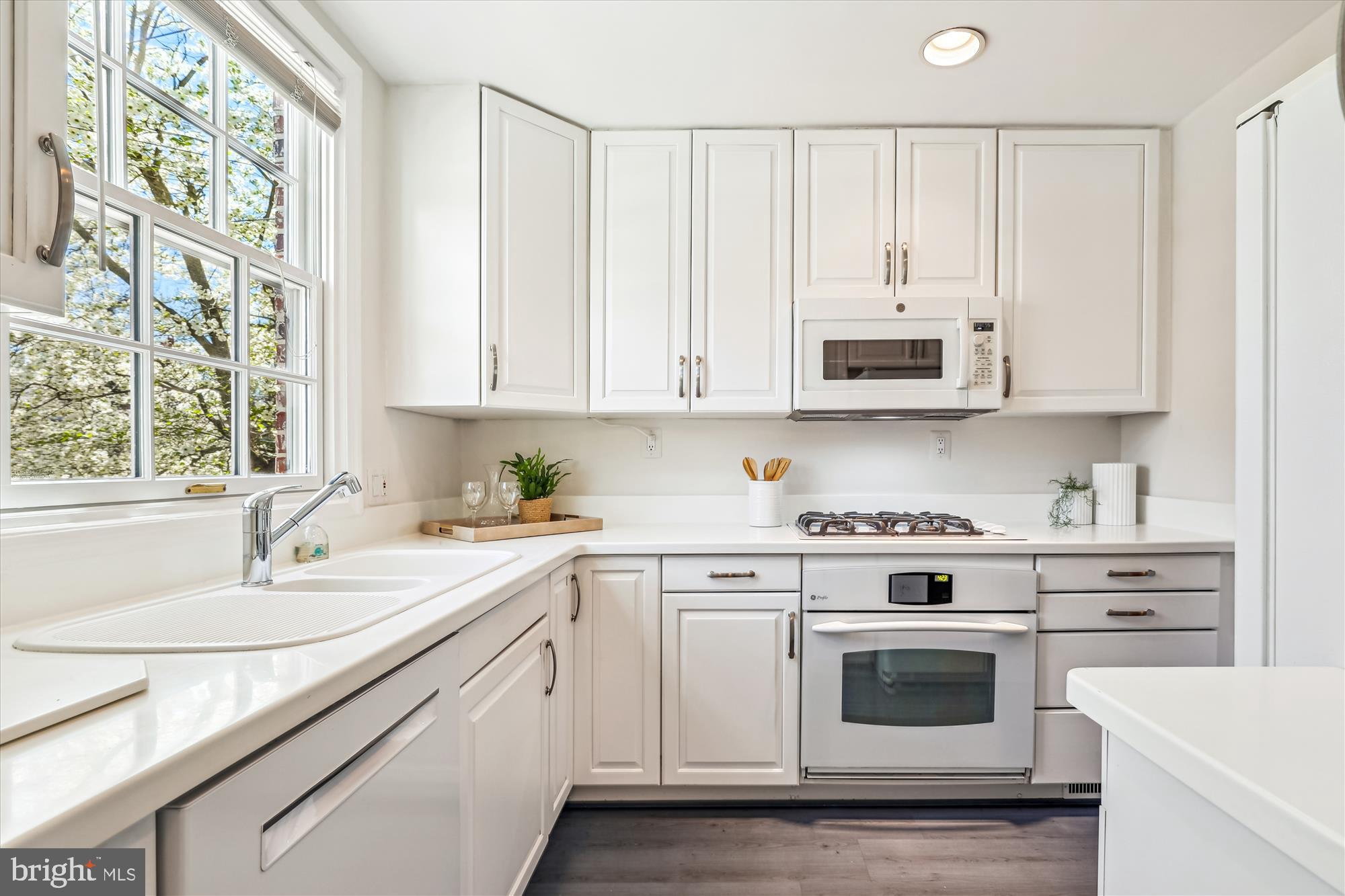 YATES GARDENS - Residential