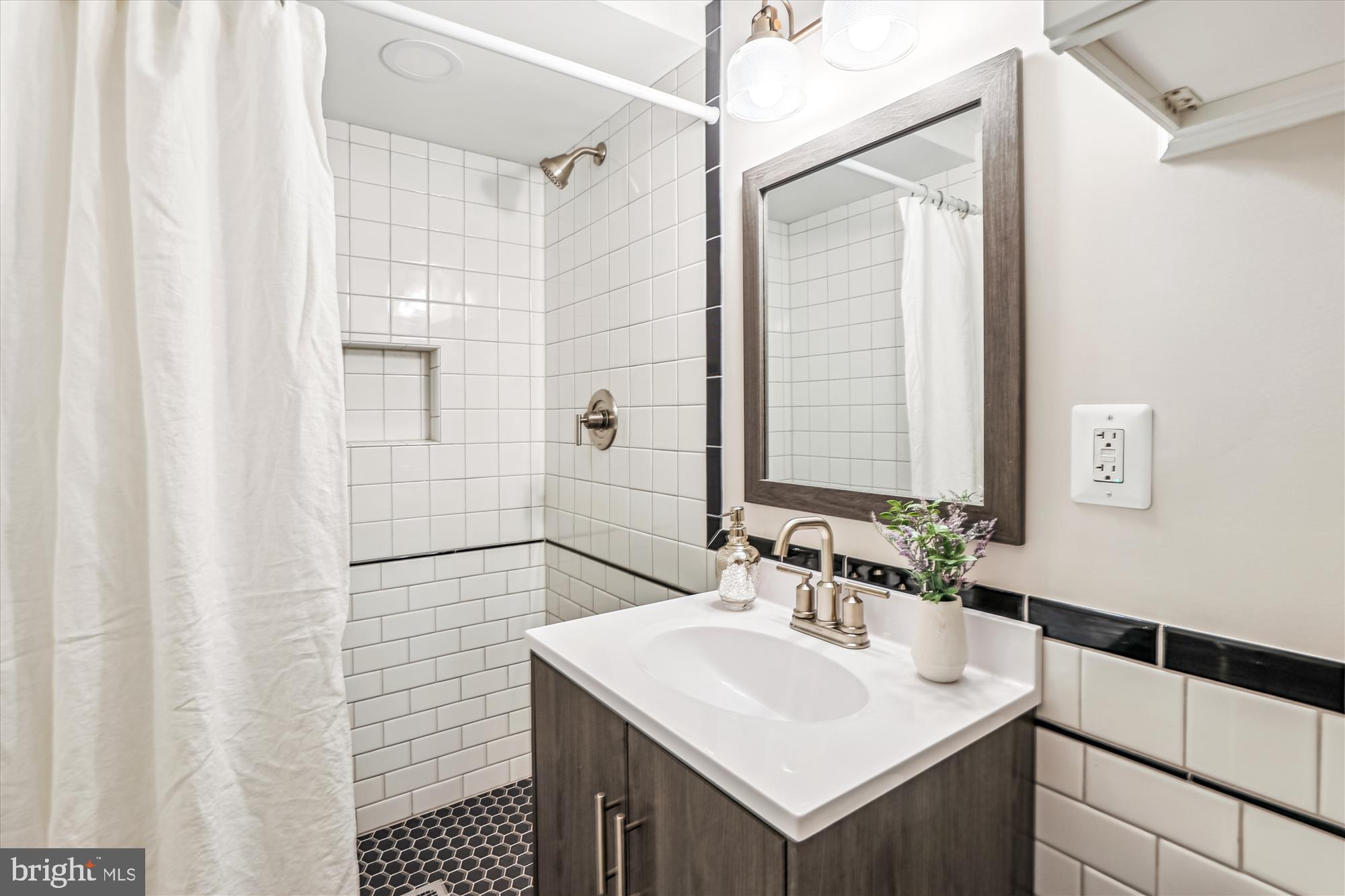 YATES GARDENS - Residential