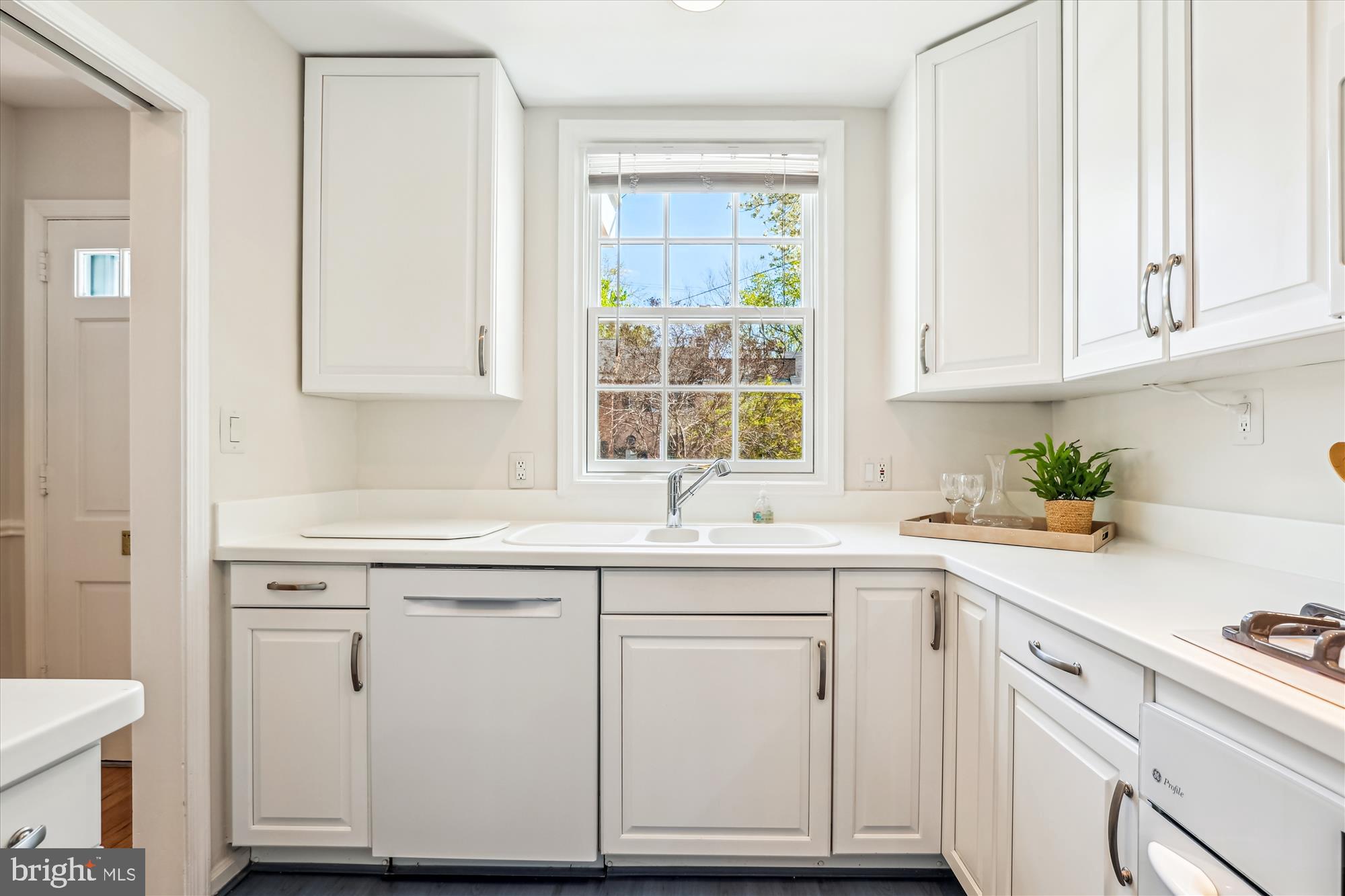 YATES GARDENS - Residential