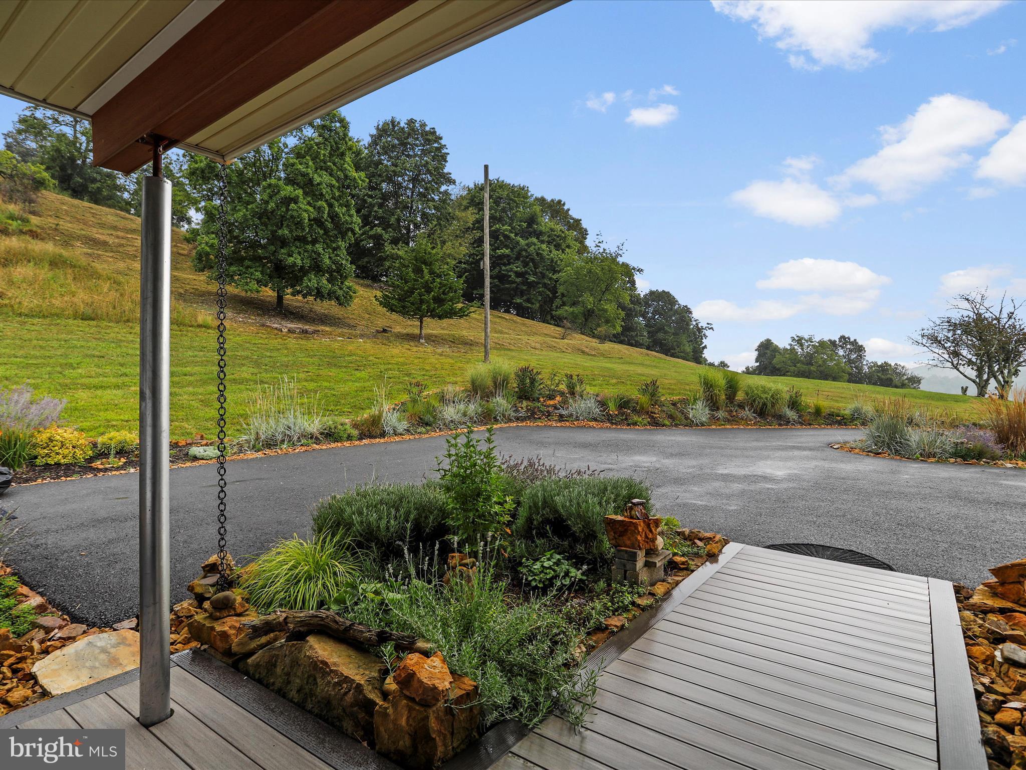 PINNACLE - Residential