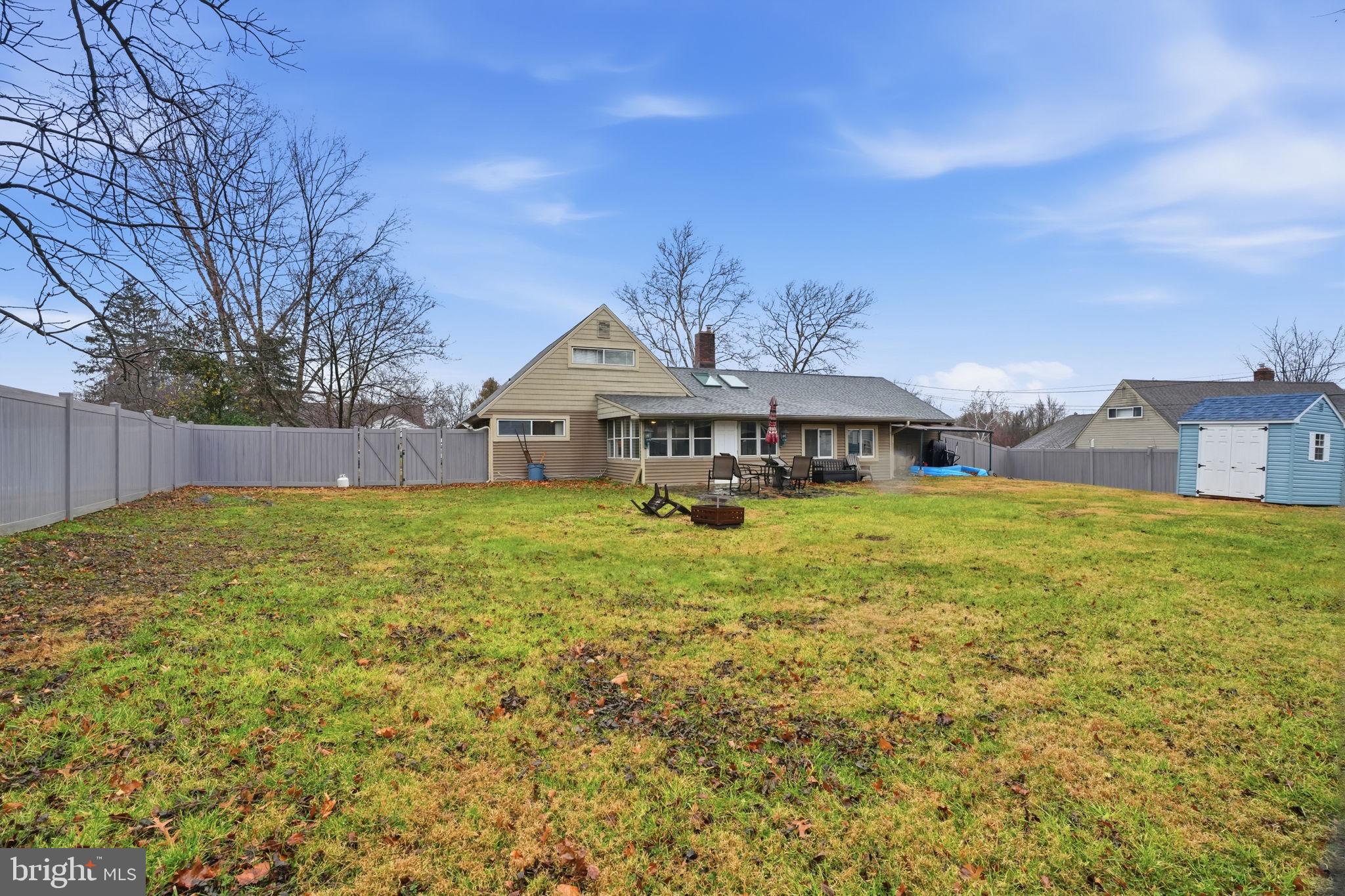 SNOWBALL GATE - Residential