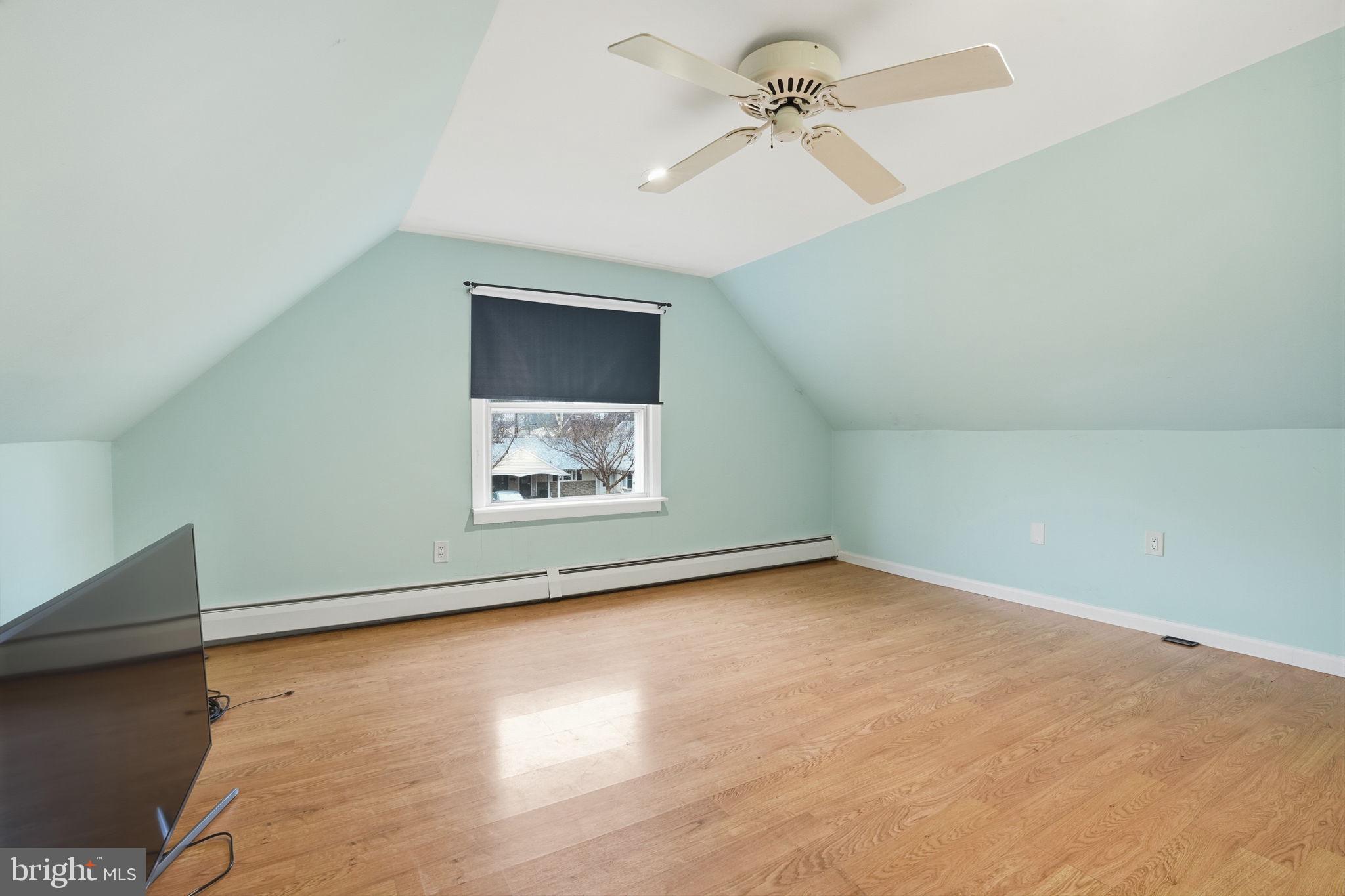 SNOWBALL GATE - Residential