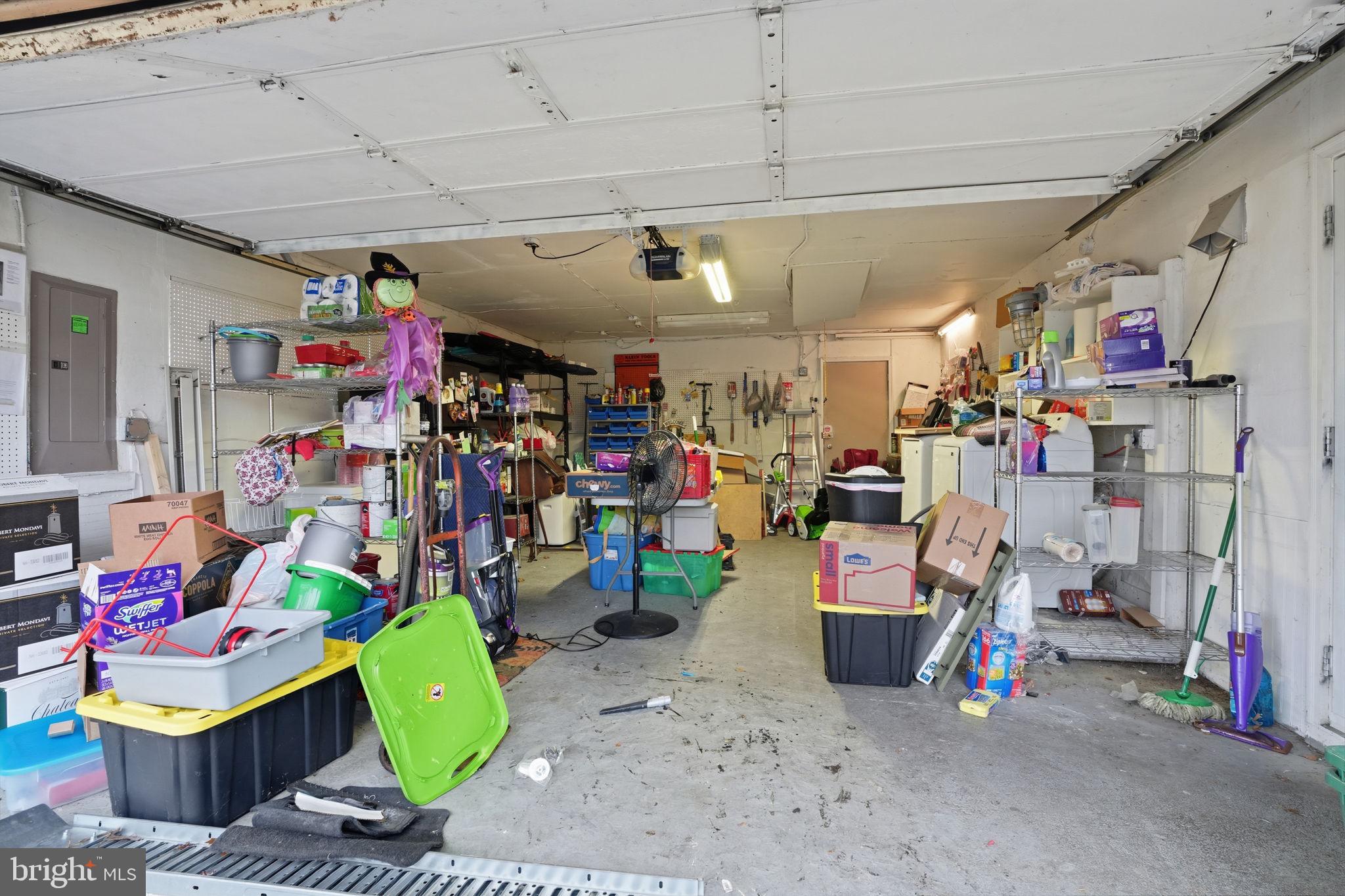 SNOWBALL GATE - Residential