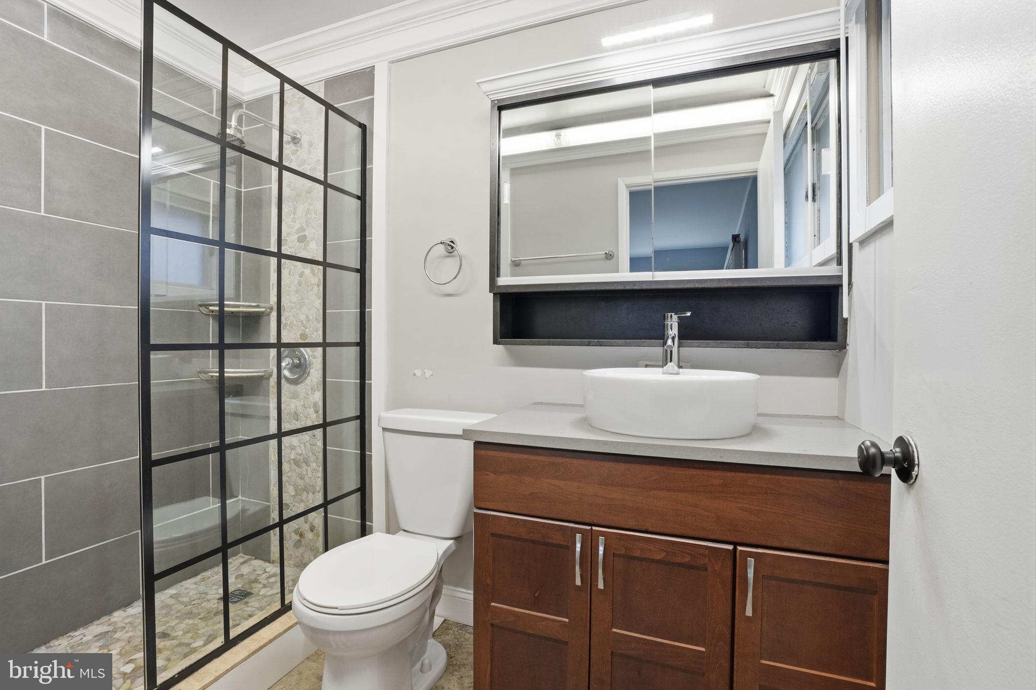 SNOWBALL GATE - Residential