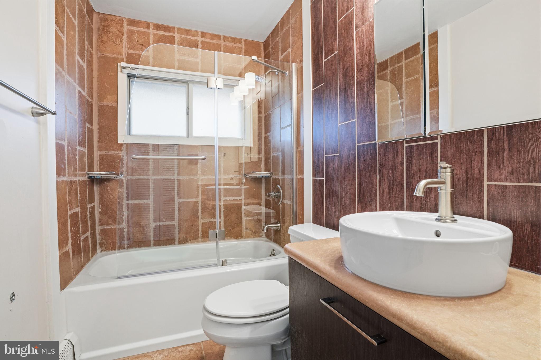 SNOWBALL GATE - Residential