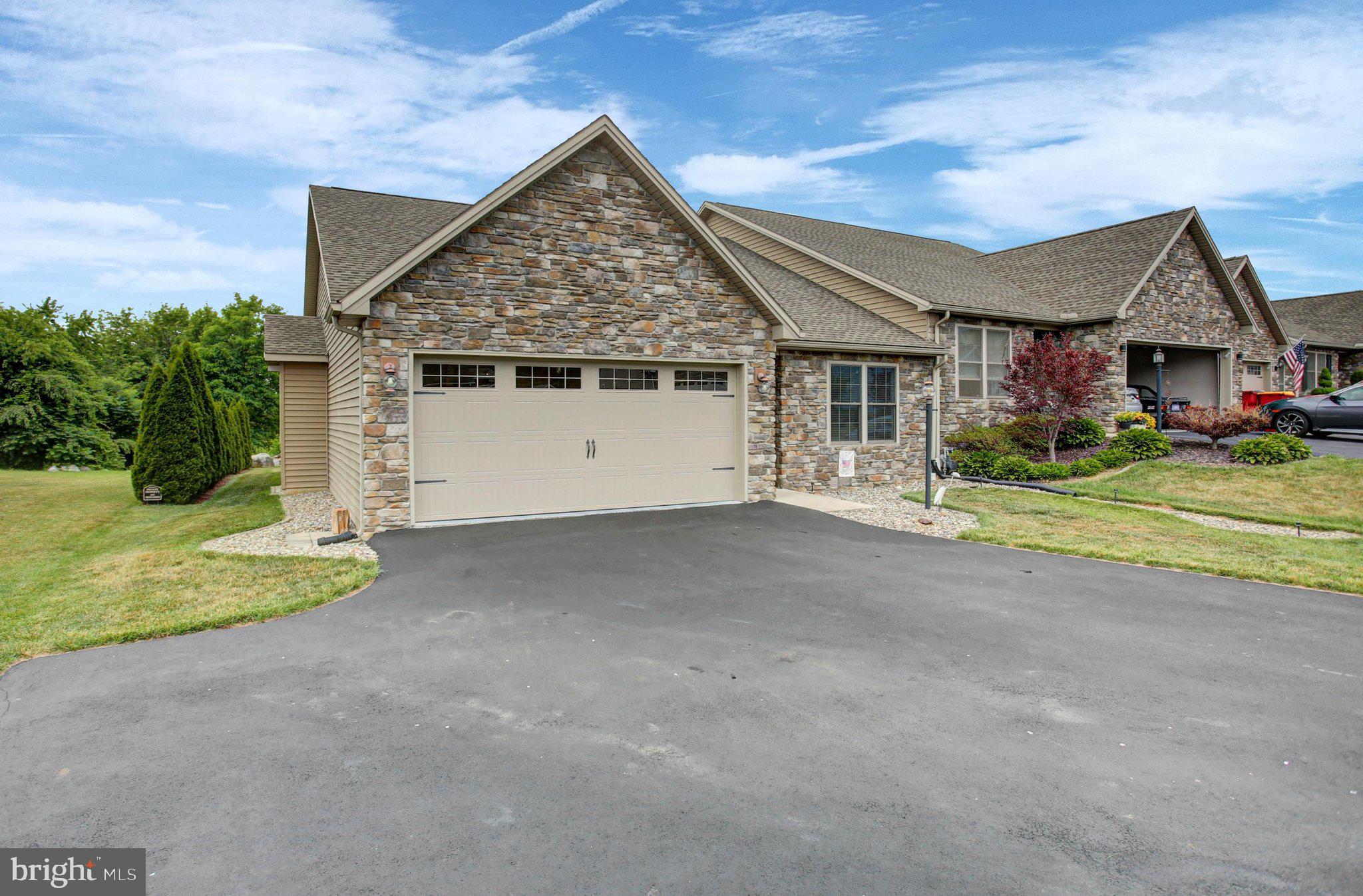253 PIN OAK LANE
