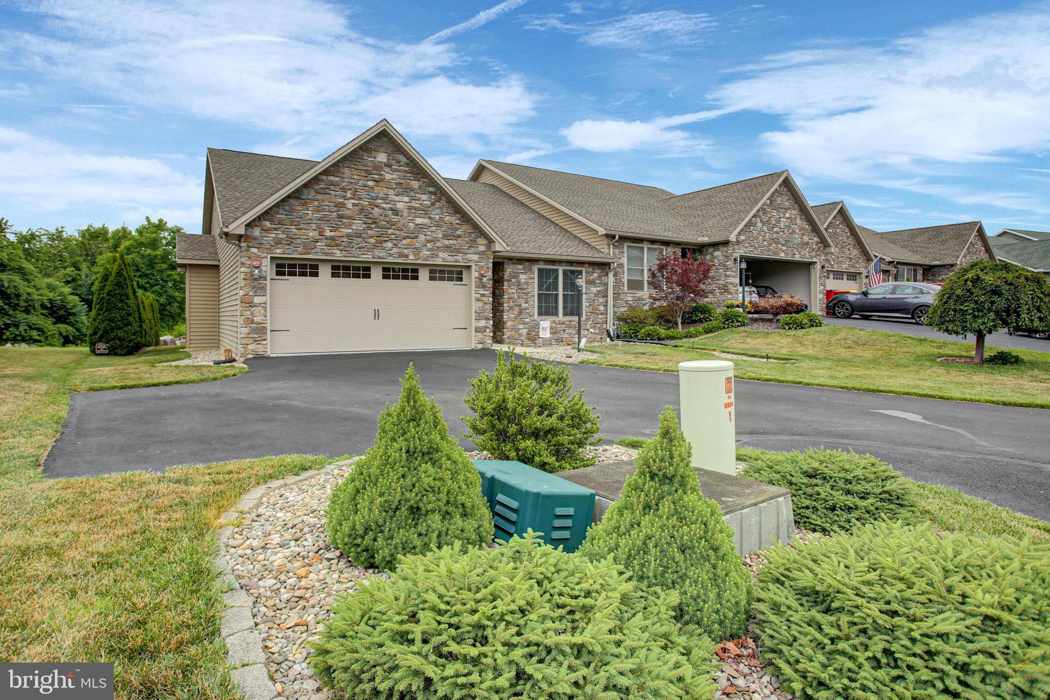 253 PIN OAK LANE