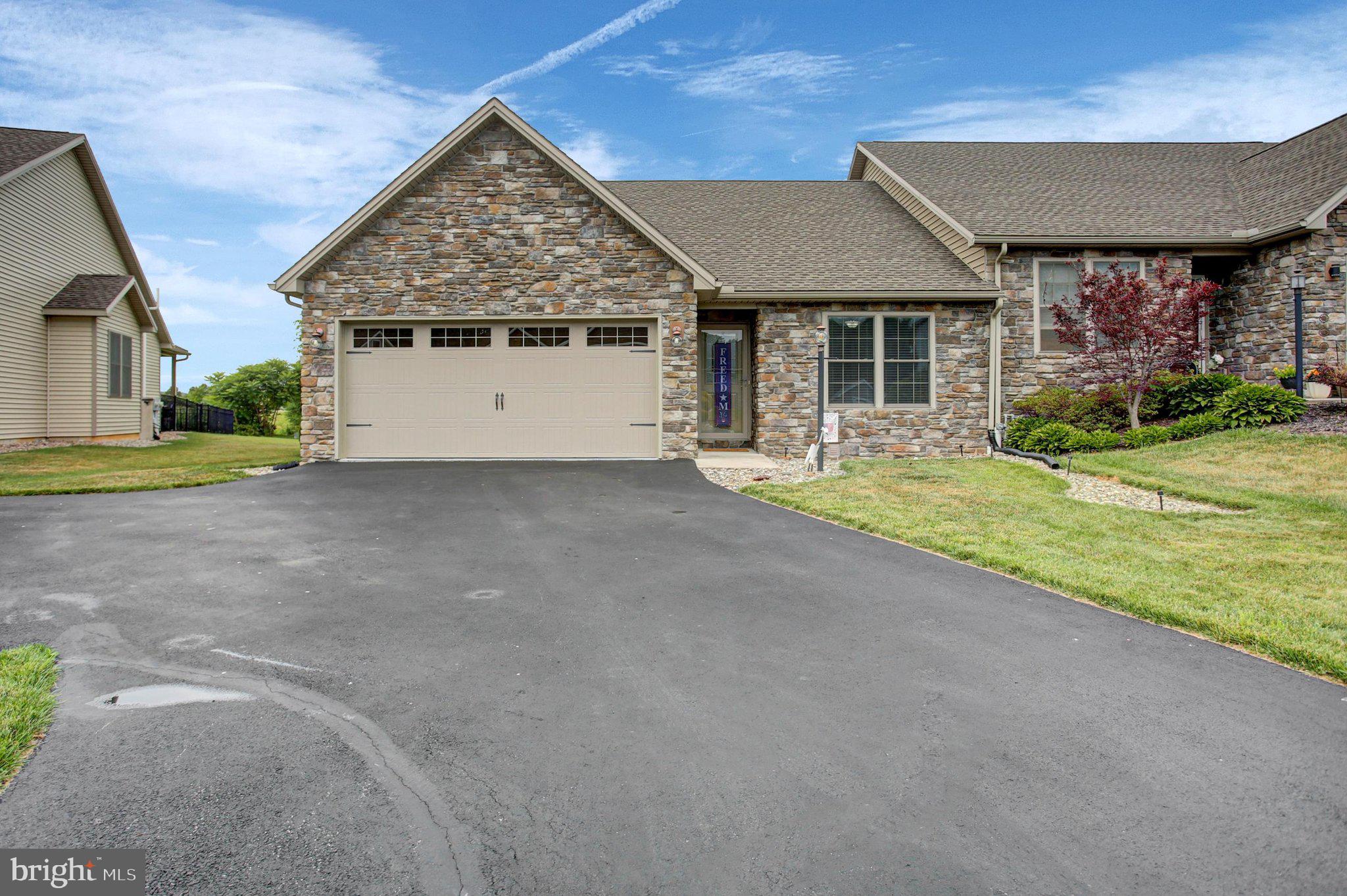 253 PIN OAK LANE