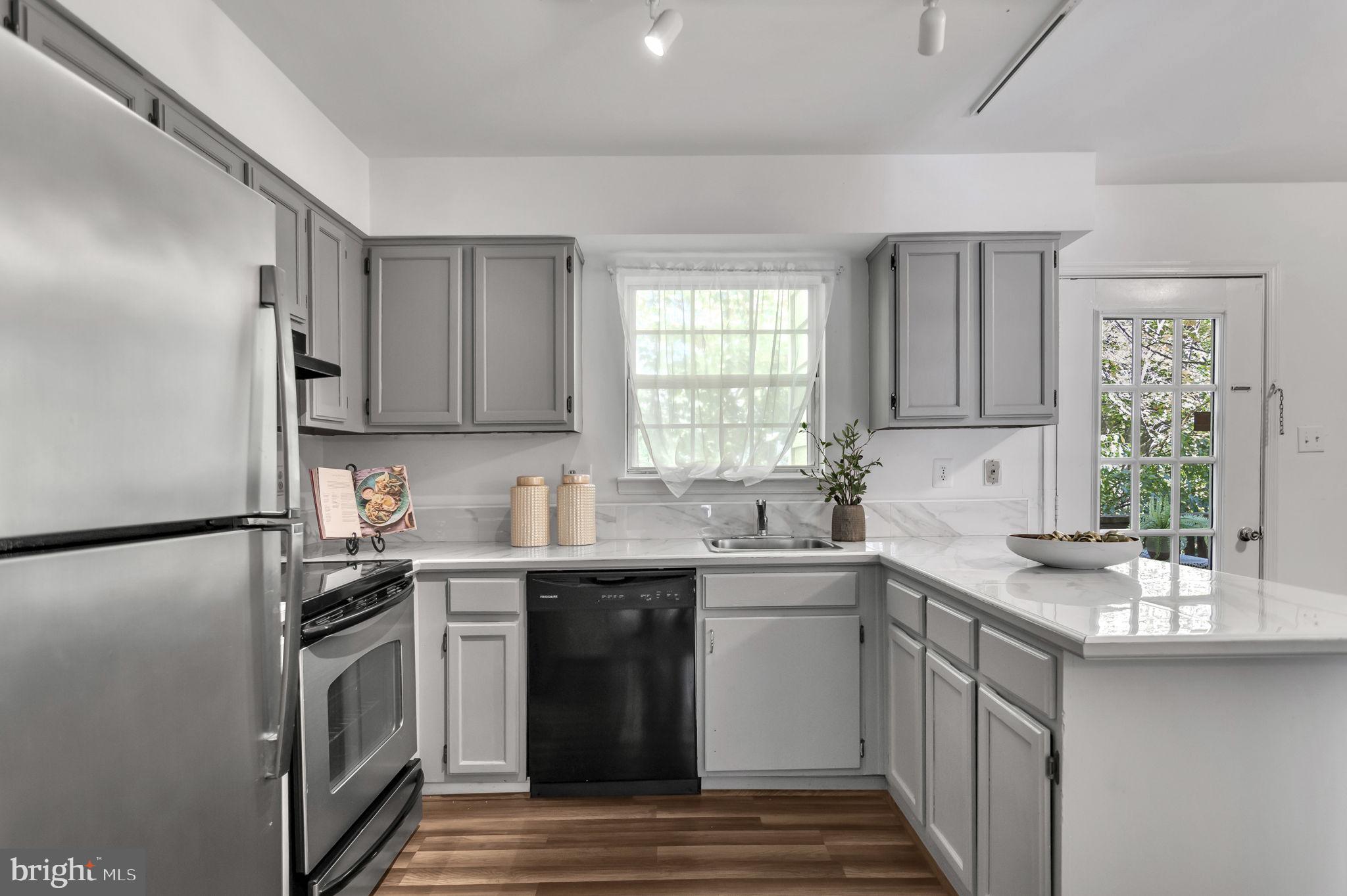 MONTCLAIR ST3 - Residential