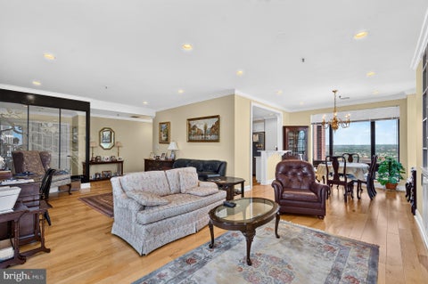 Condo For Sale - 10 E Lee Street #1709<br/> Baltimore City County, BALTIMORE, MD 21202