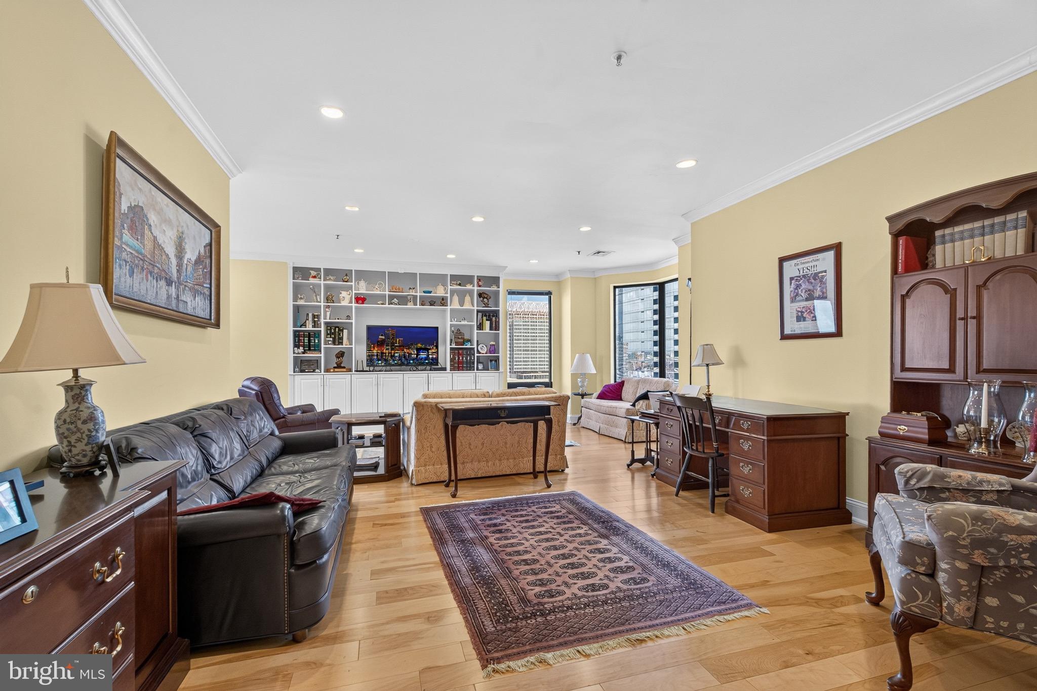 10 E LEE STREET 1709