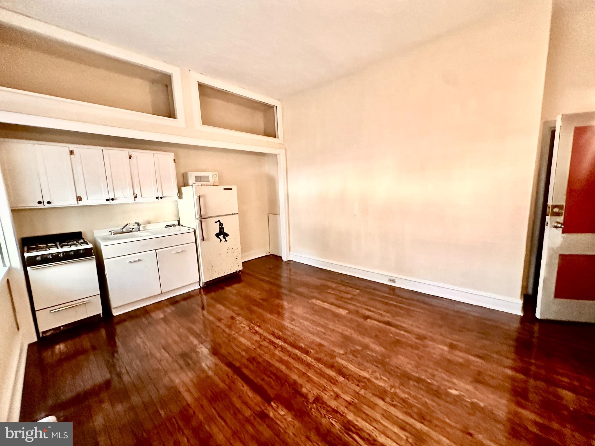 251 W RITTENHOUSE STREET 101