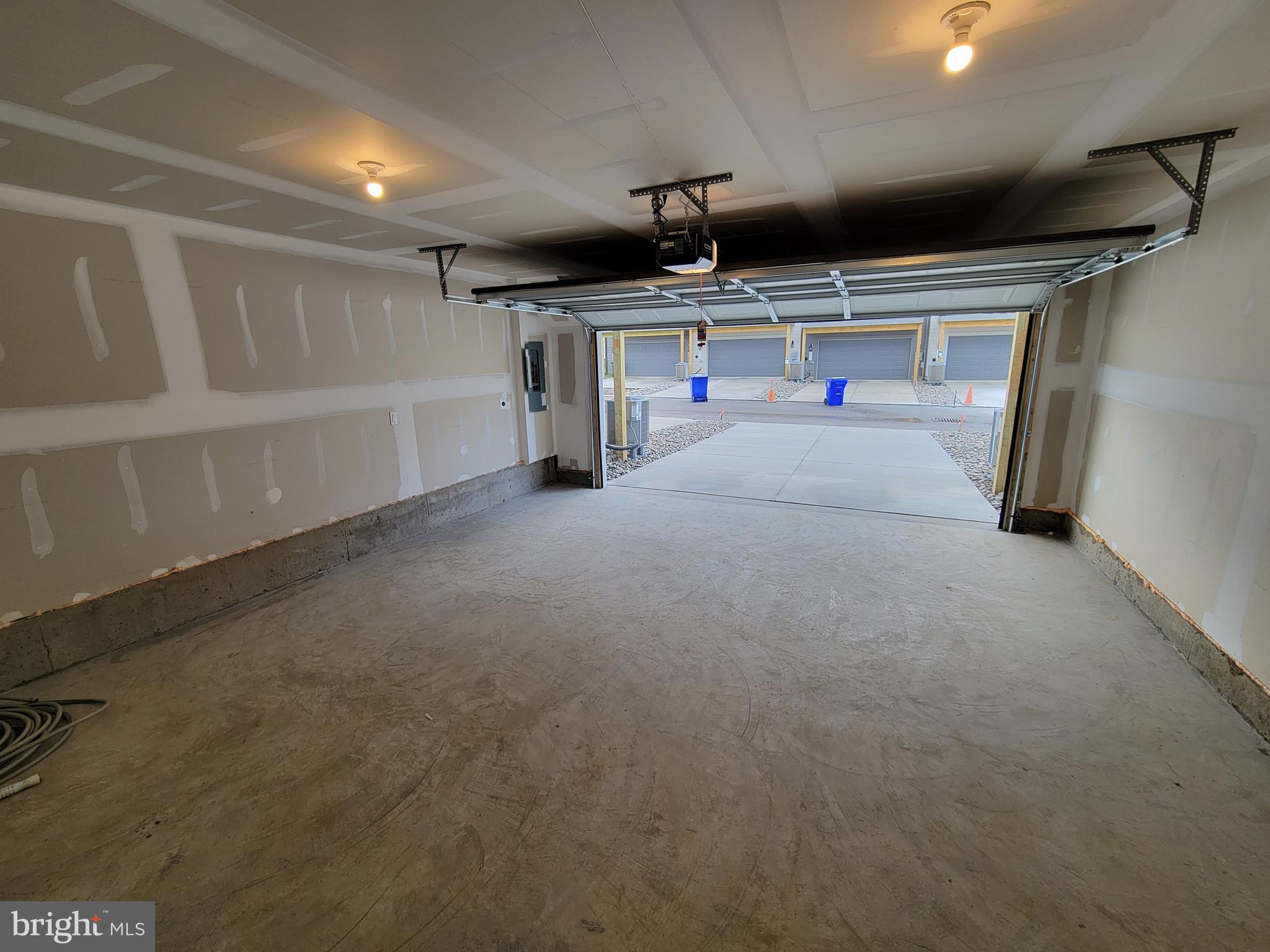 RENN QUARTER - Residential Lease