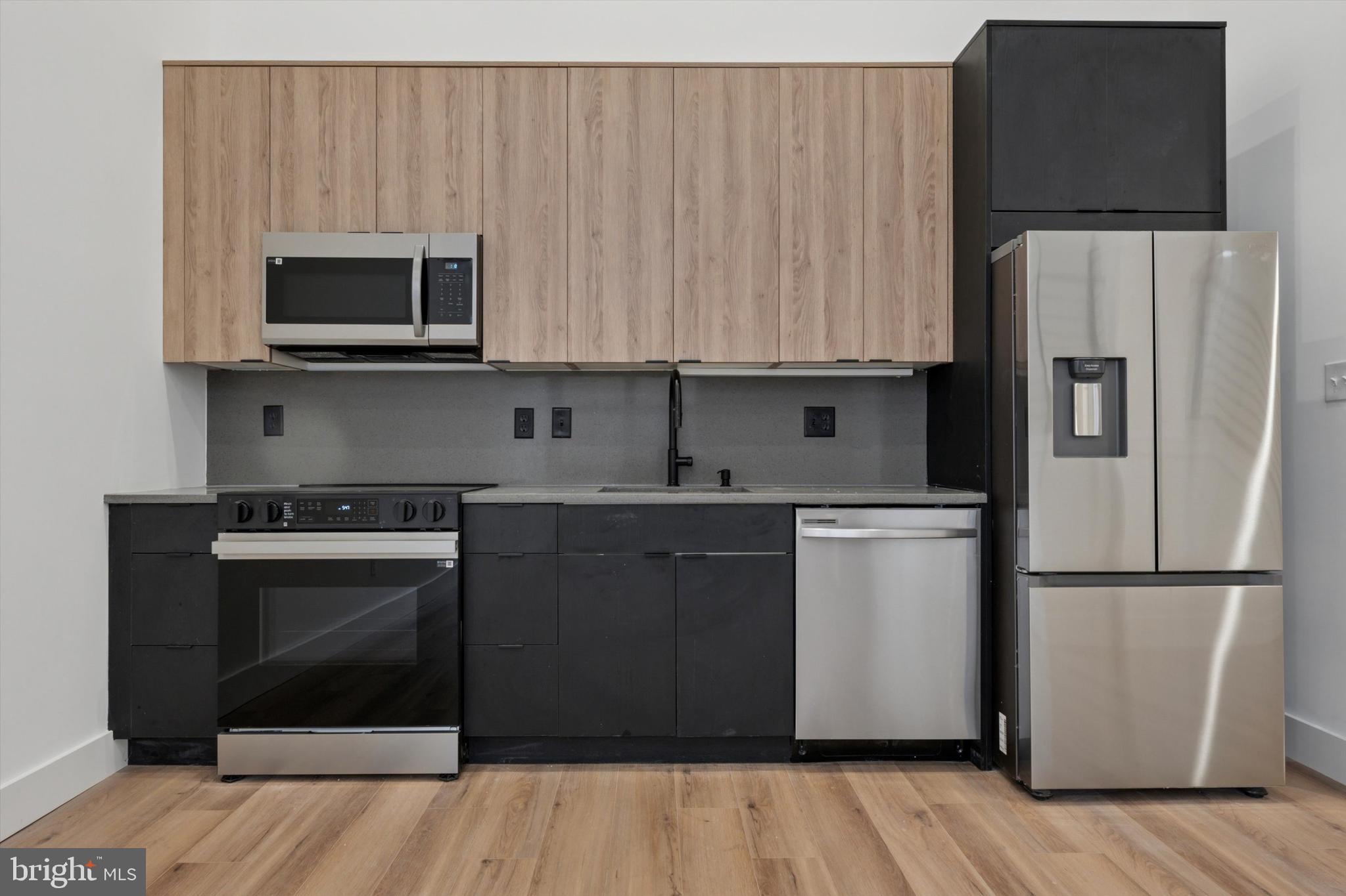 QUEEN VILLAGE - Residential Lease