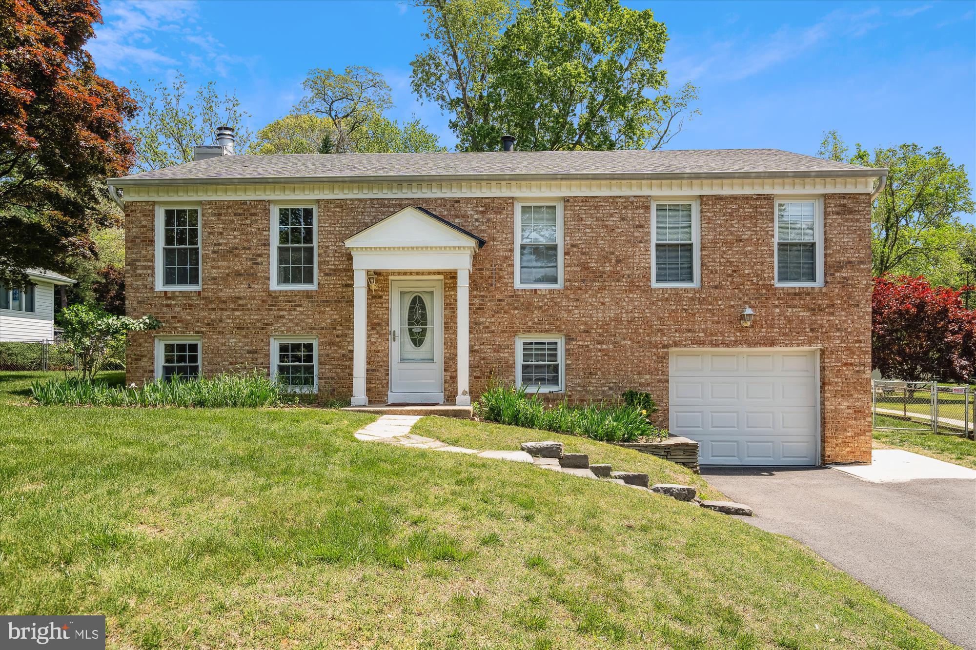 HILLSMERE SHORES - Residential Lease