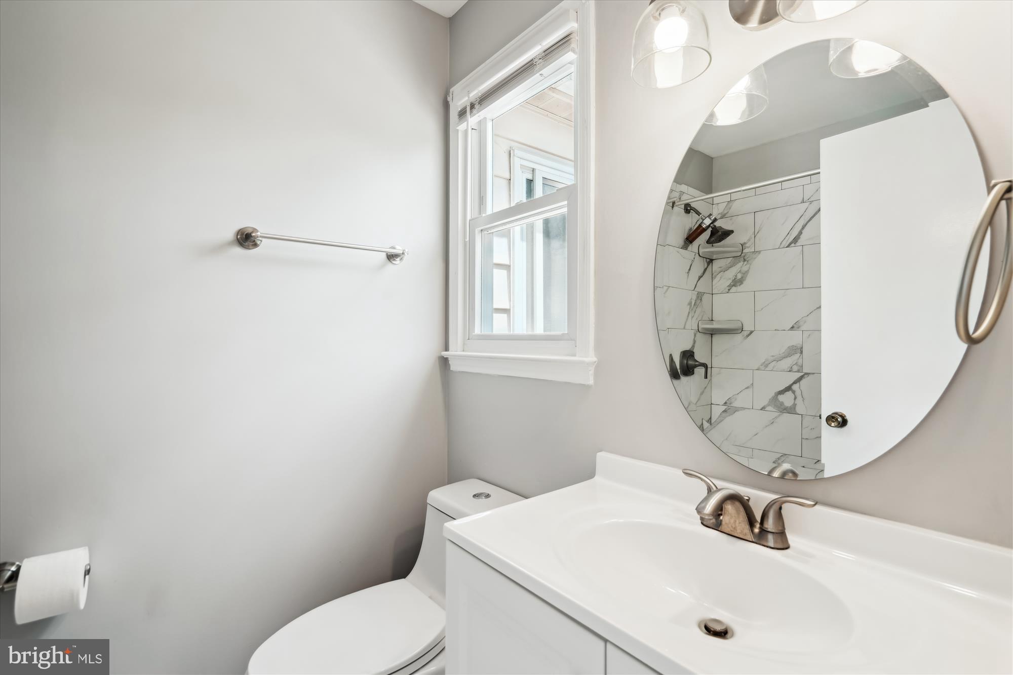 HILLSMERE SHORES - Residential Lease