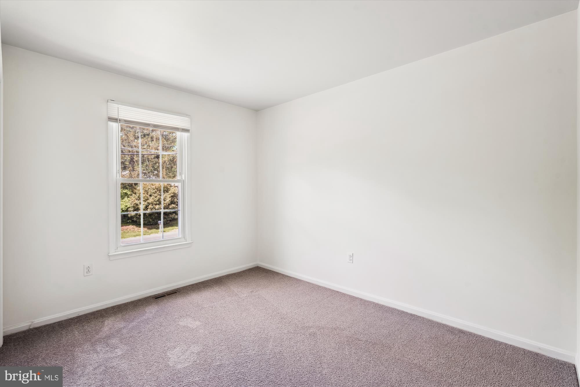 HILLSMERE SHORES - Residential Lease