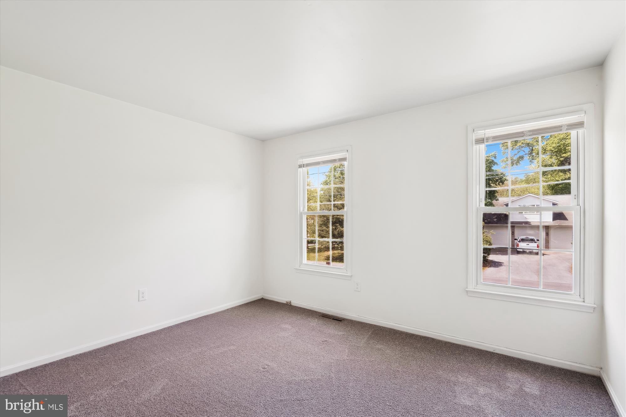 HILLSMERE SHORES - Residential Lease