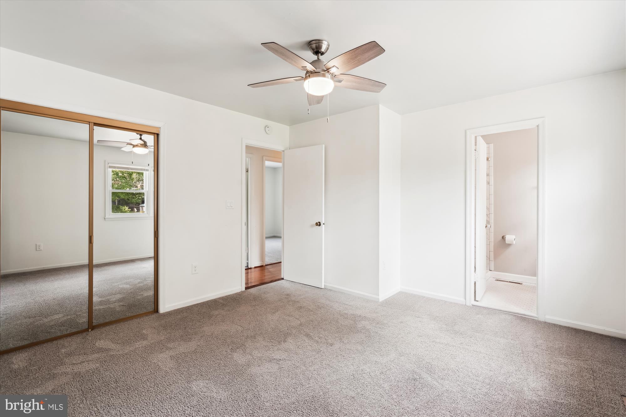 HILLSMERE SHORES - Residential Lease