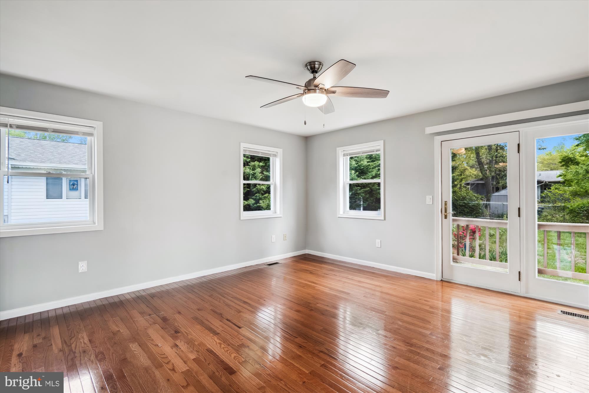 HILLSMERE SHORES - Residential Lease