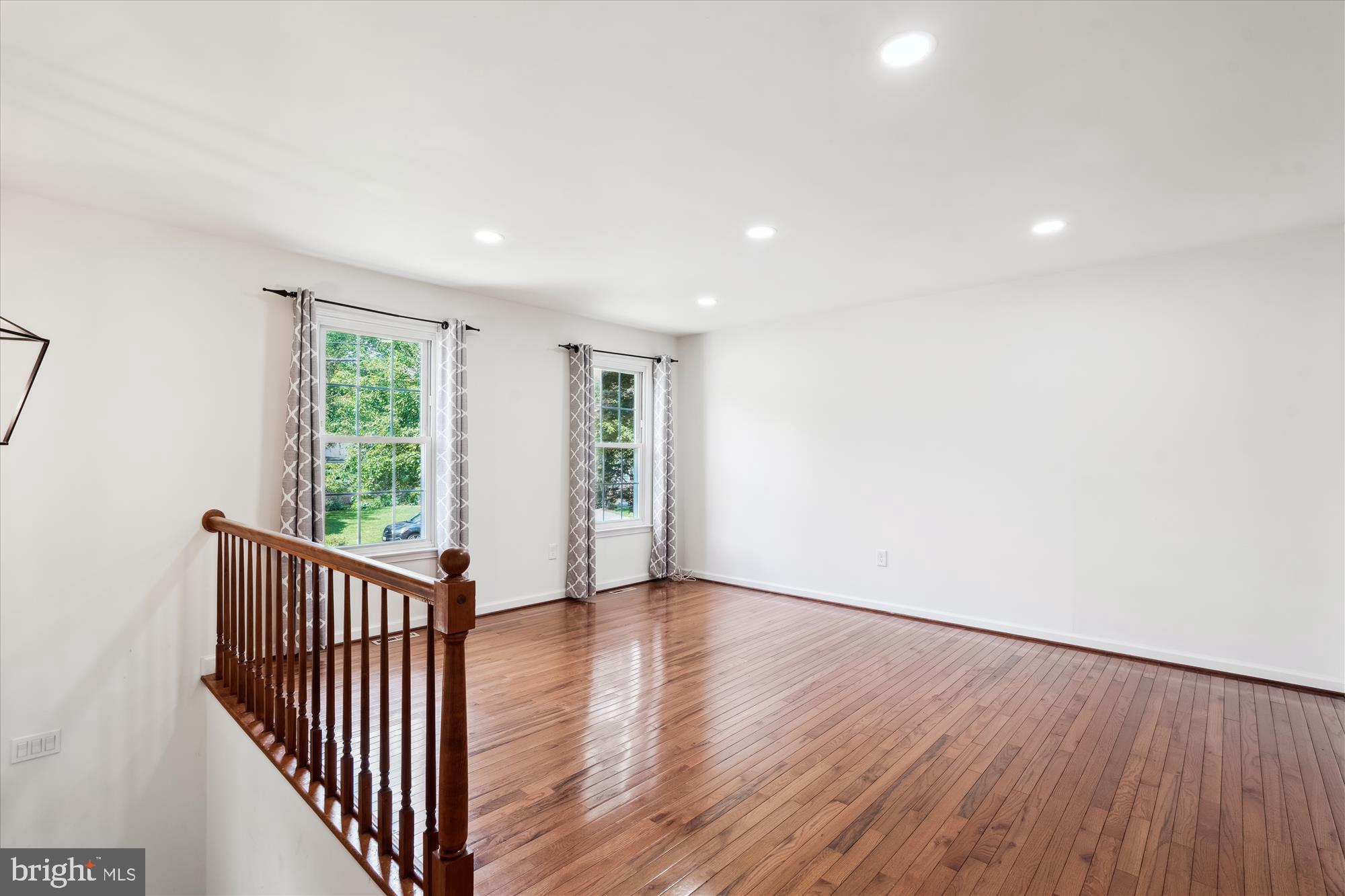 HILLSMERE SHORES - Residential Lease