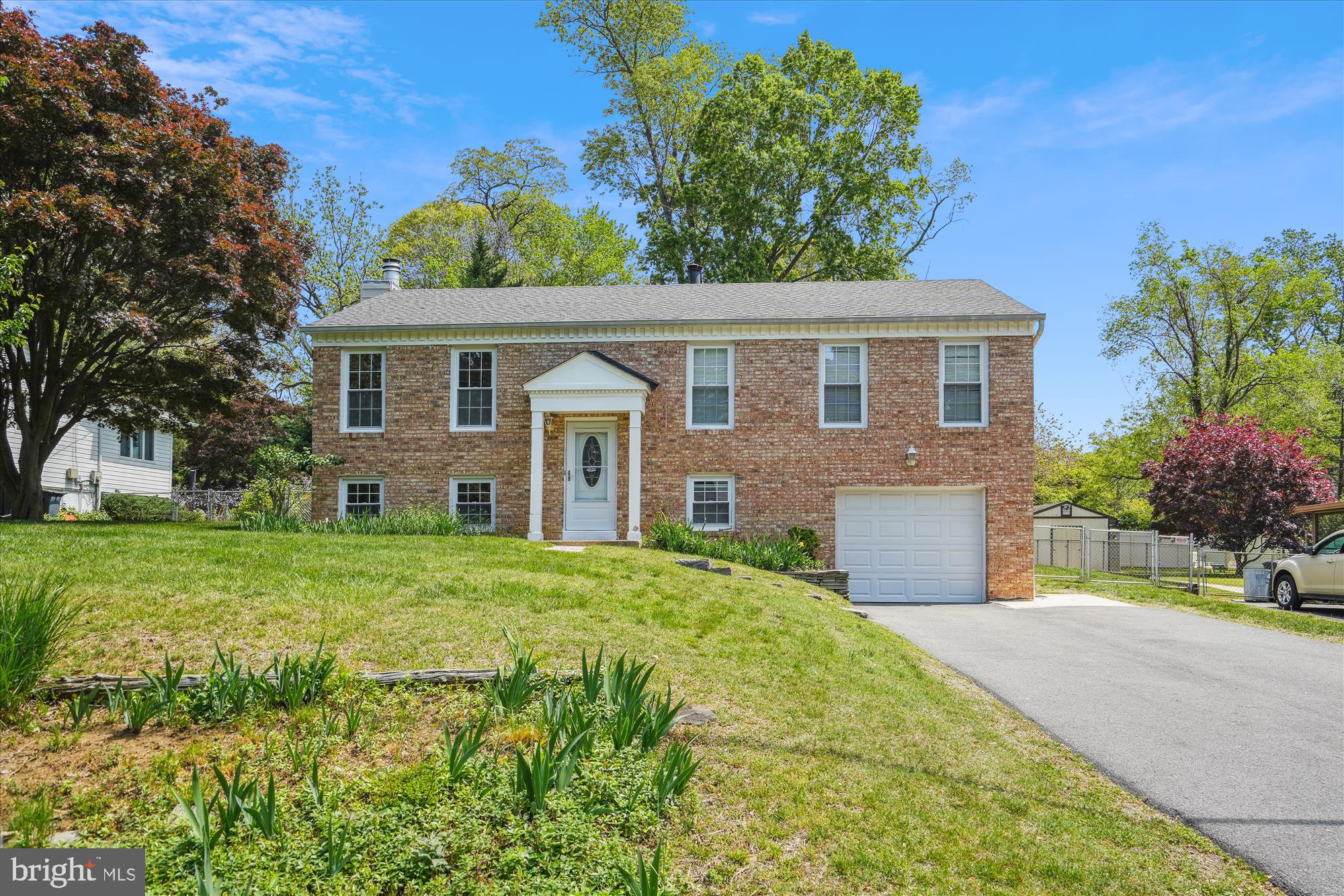 HILLSMERE SHORES - Residential Lease