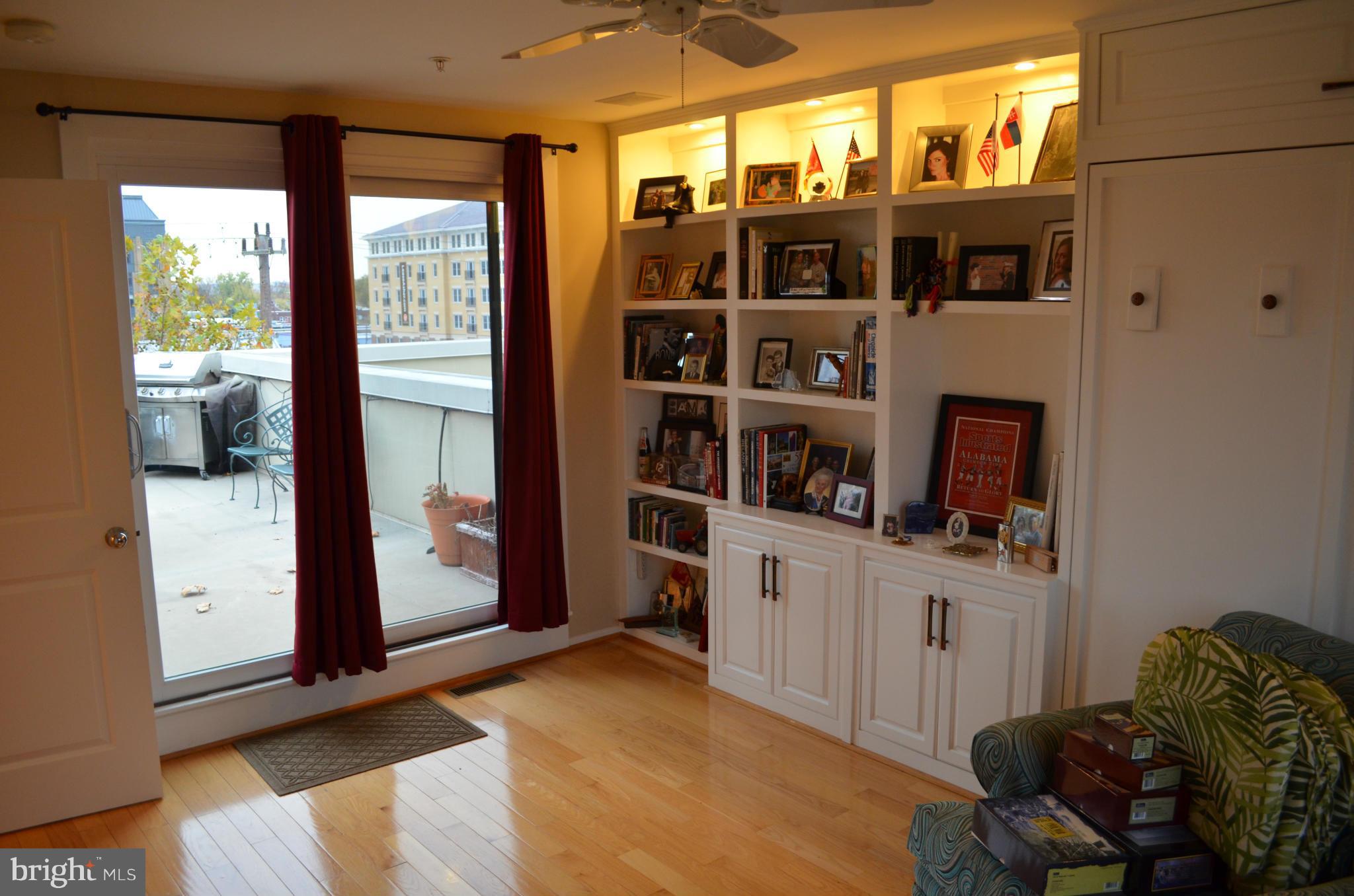 BRADDOCK LOFTS - Residential Lease