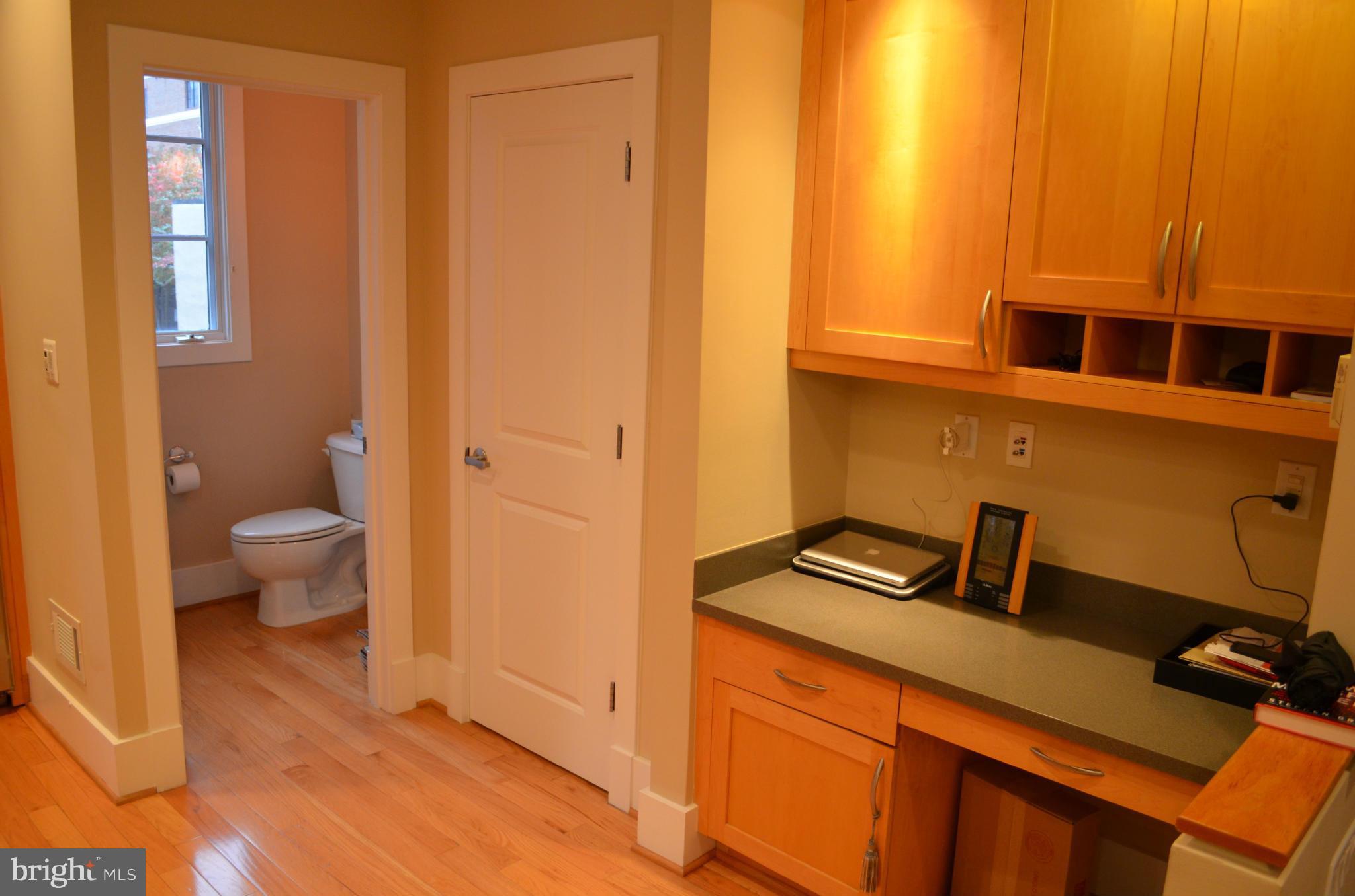 BRADDOCK LOFTS - Residential Lease