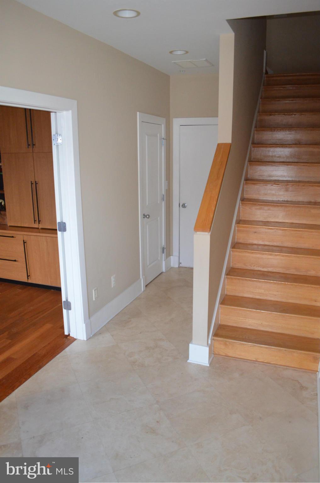 BRADDOCK LOFTS - Residential Lease