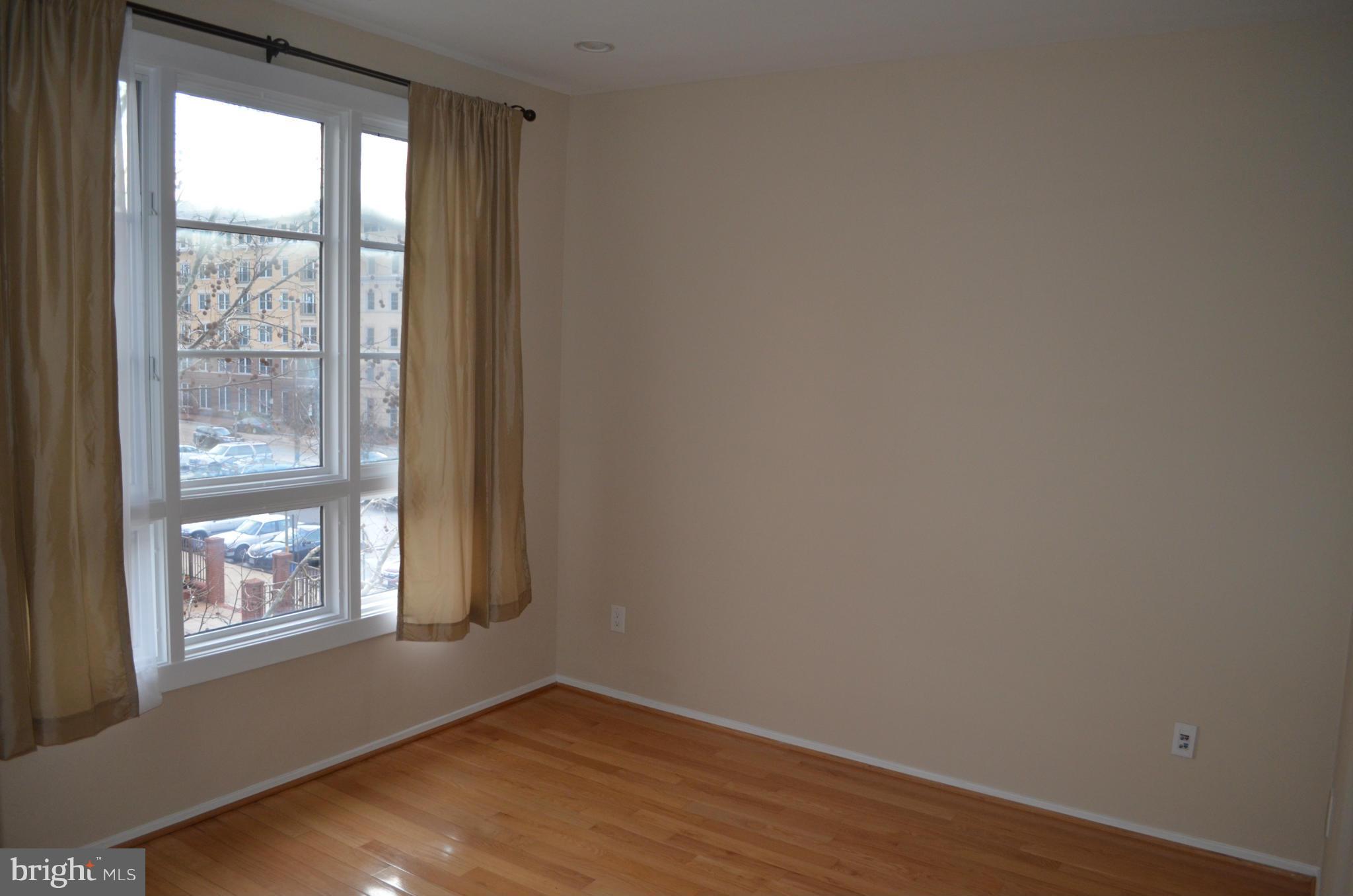 BRADDOCK LOFTS - Residential Lease