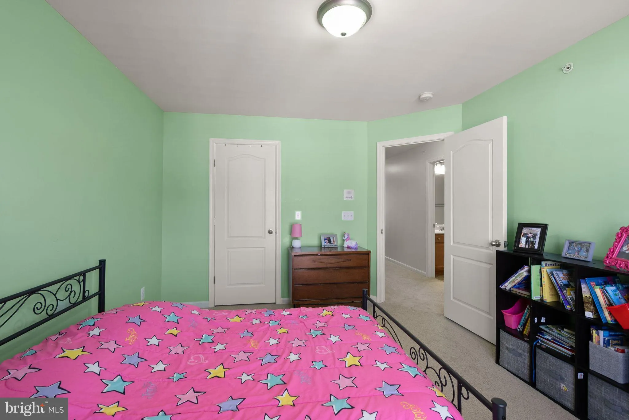 Haymarket, Virginia 20169, United States, 3 Bedrooms Bedrooms, ,3 BathroomsBathrooms,Residential,Active,202093