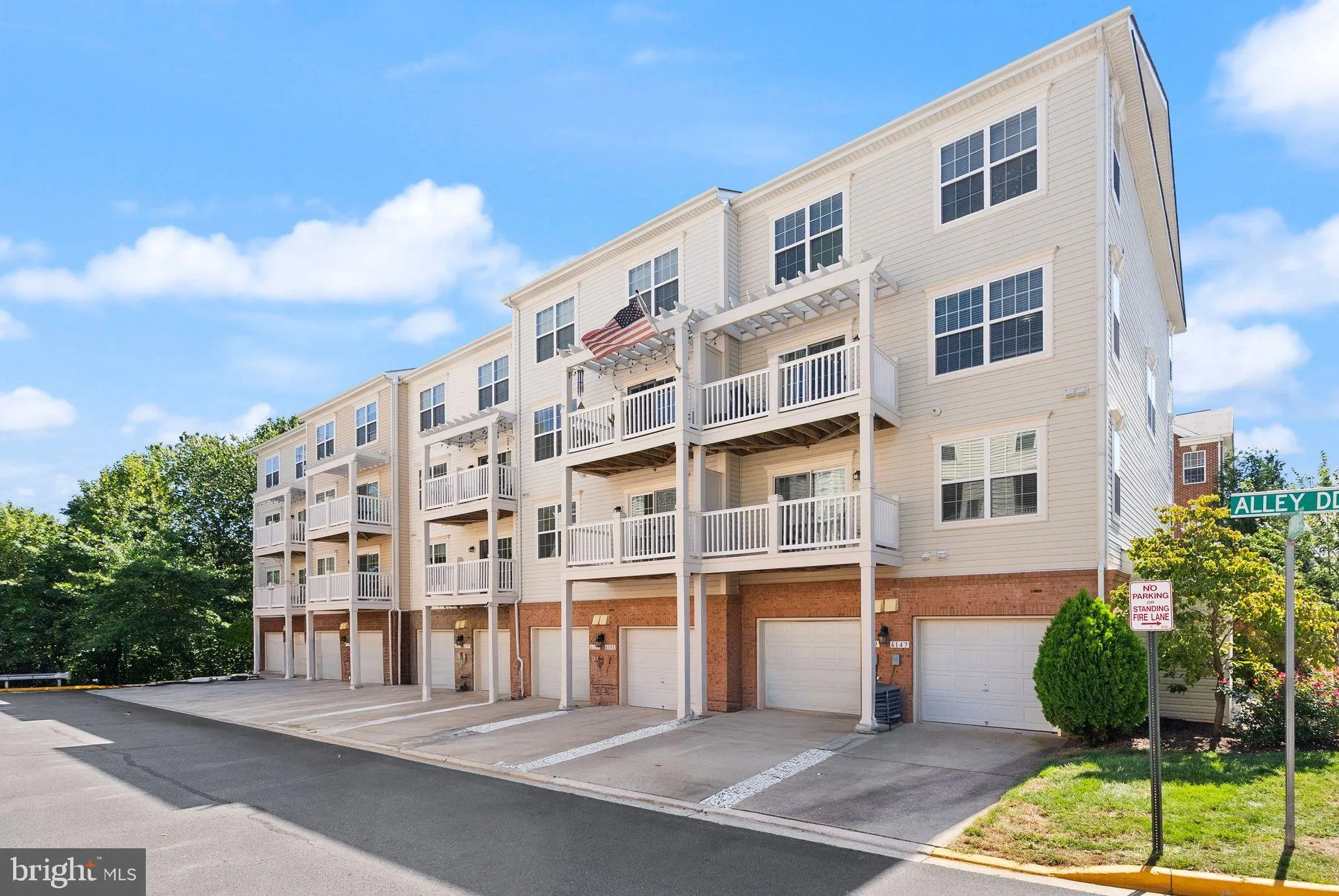 Haymarket, Virginia 20169, United States, 3 Bedrooms Bedrooms, ,3 BathroomsBathrooms,Residential,Active,202093