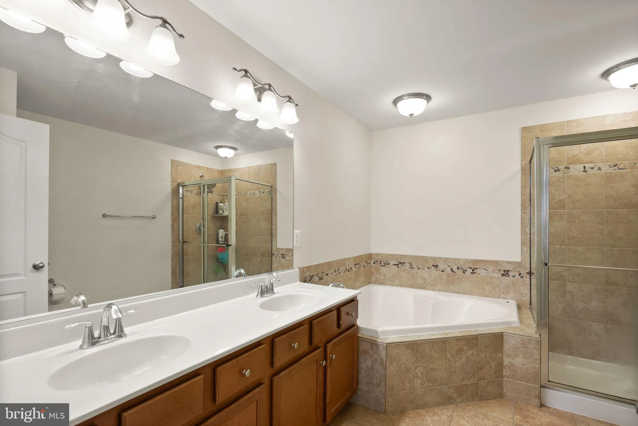 Haymarket, Virginia 20169, United States, 3 Bedrooms Bedrooms, ,3 BathroomsBathrooms,Residential,Active,202093