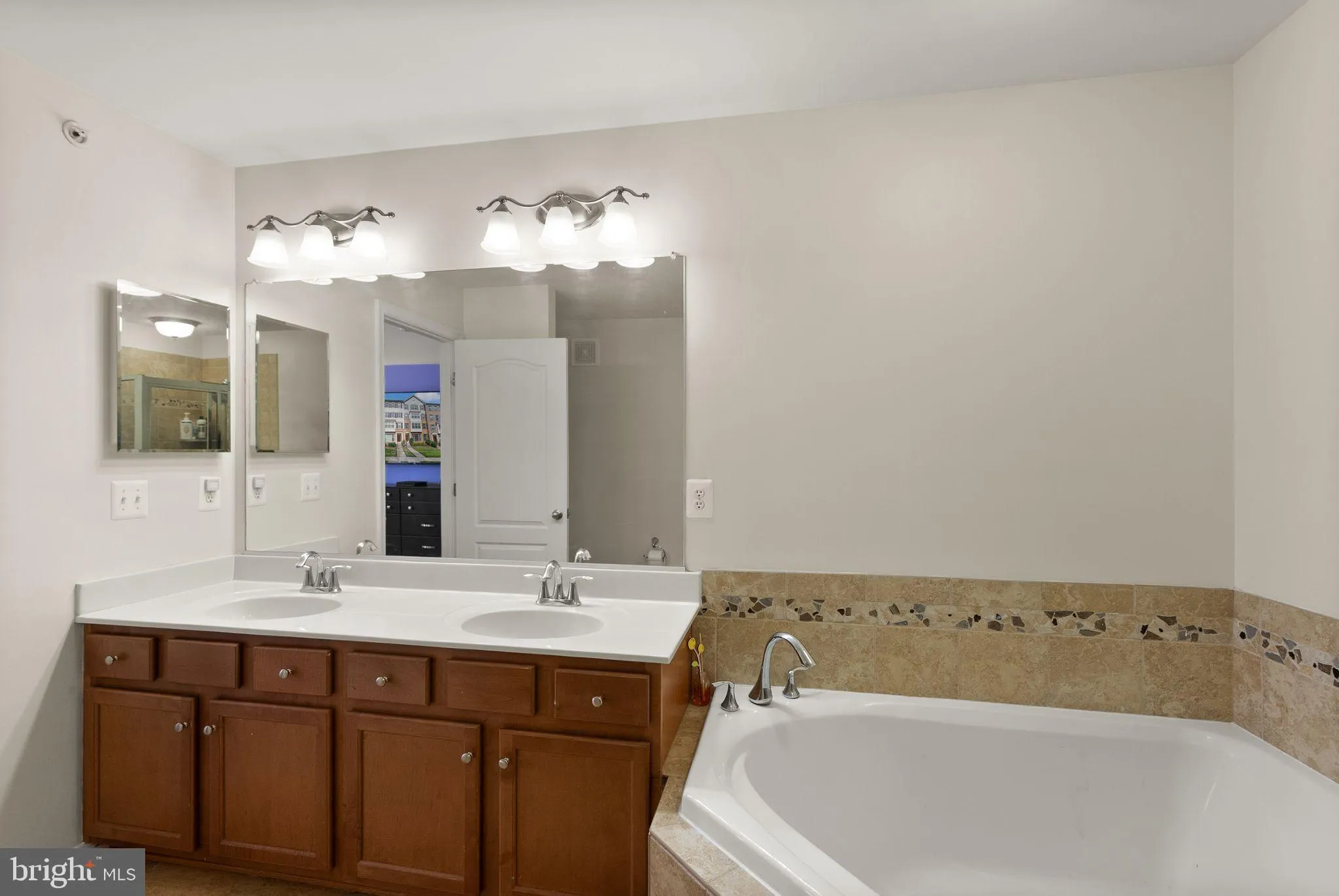 Haymarket, Virginia 20169, United States, 3 Bedrooms Bedrooms, ,3 BathroomsBathrooms,Residential,Active,202093