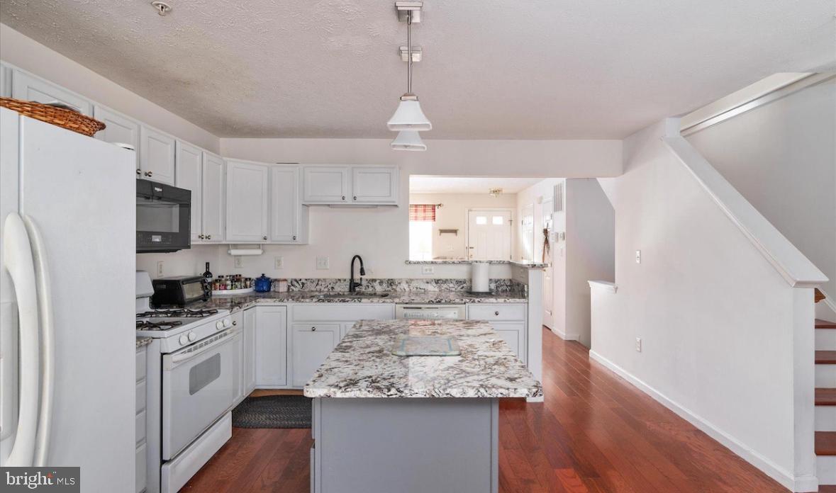 SEVEN OAKS - Residential Lease