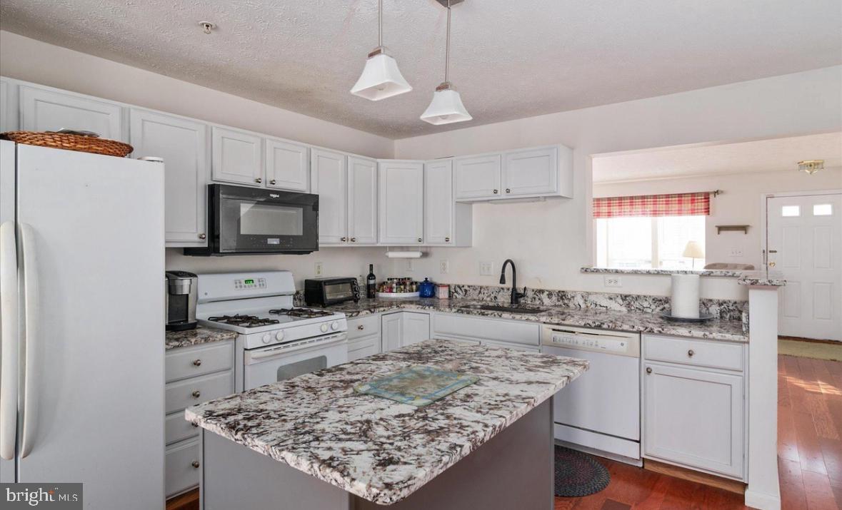 SEVEN OAKS - Residential Lease