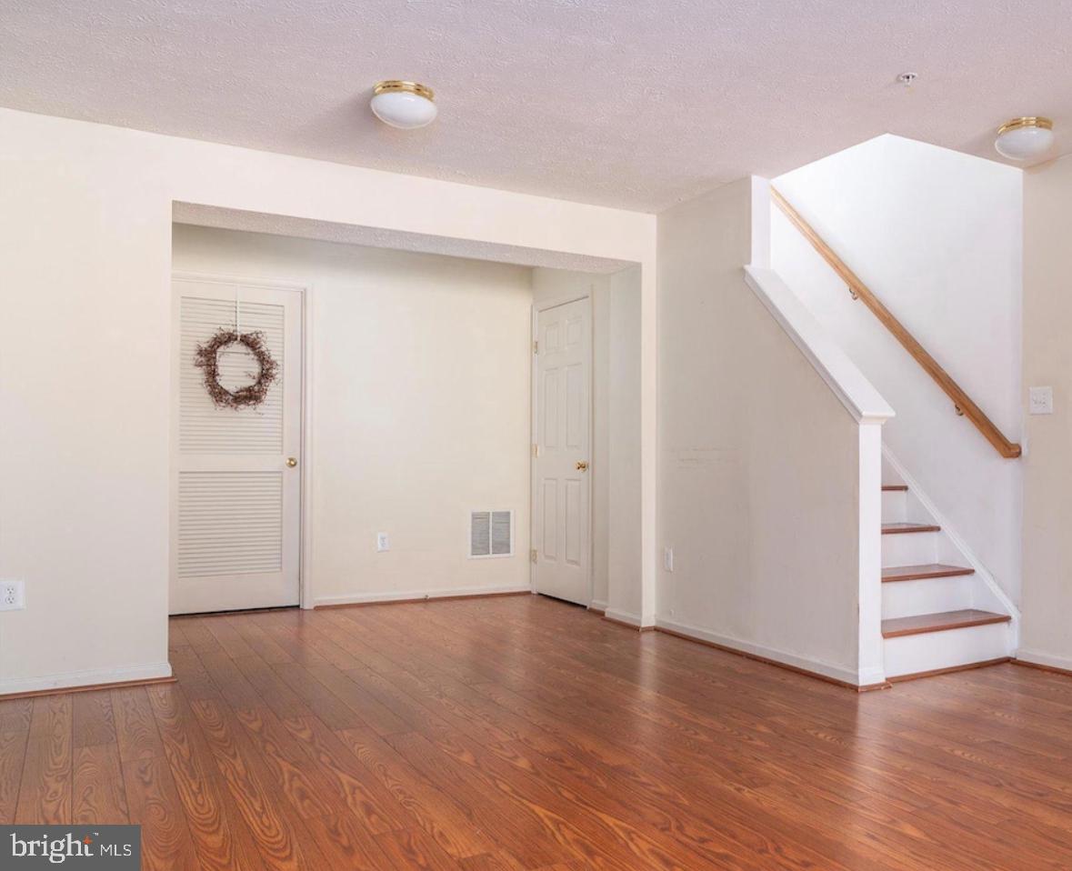 SEVEN OAKS - Residential Lease