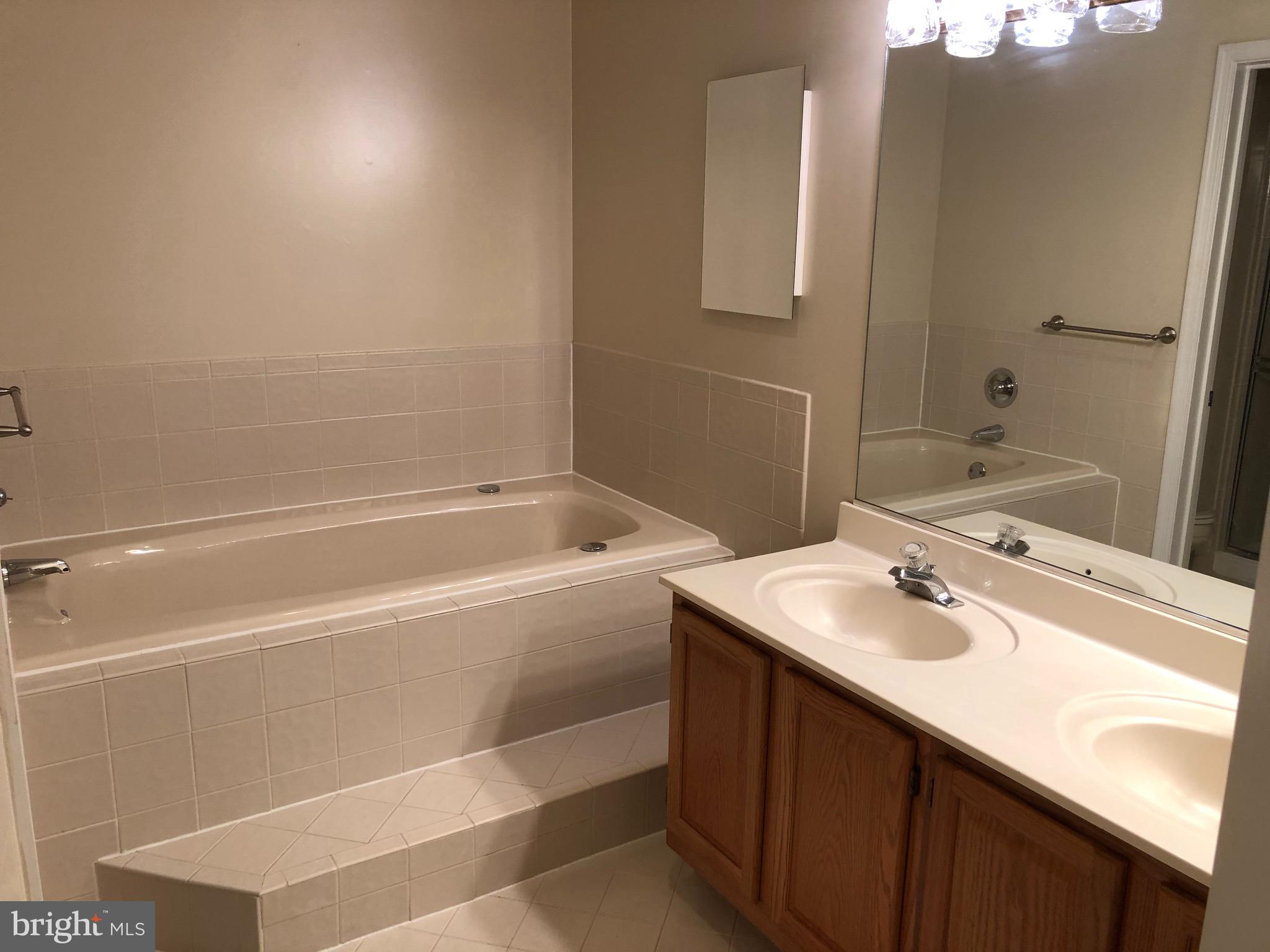 BARRINGTON POINTE - Residential Lease