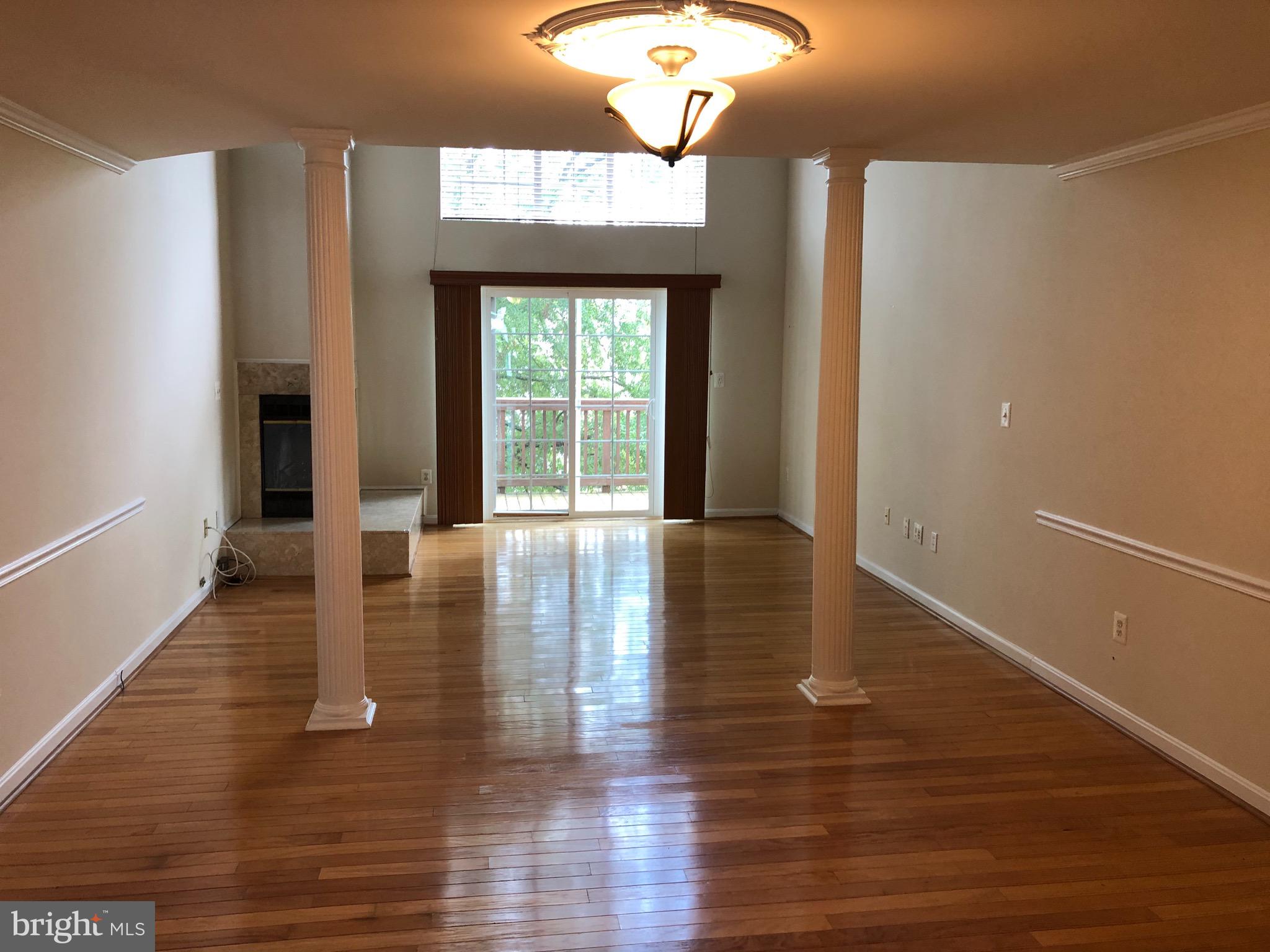 BARRINGTON POINTE - Residential Lease