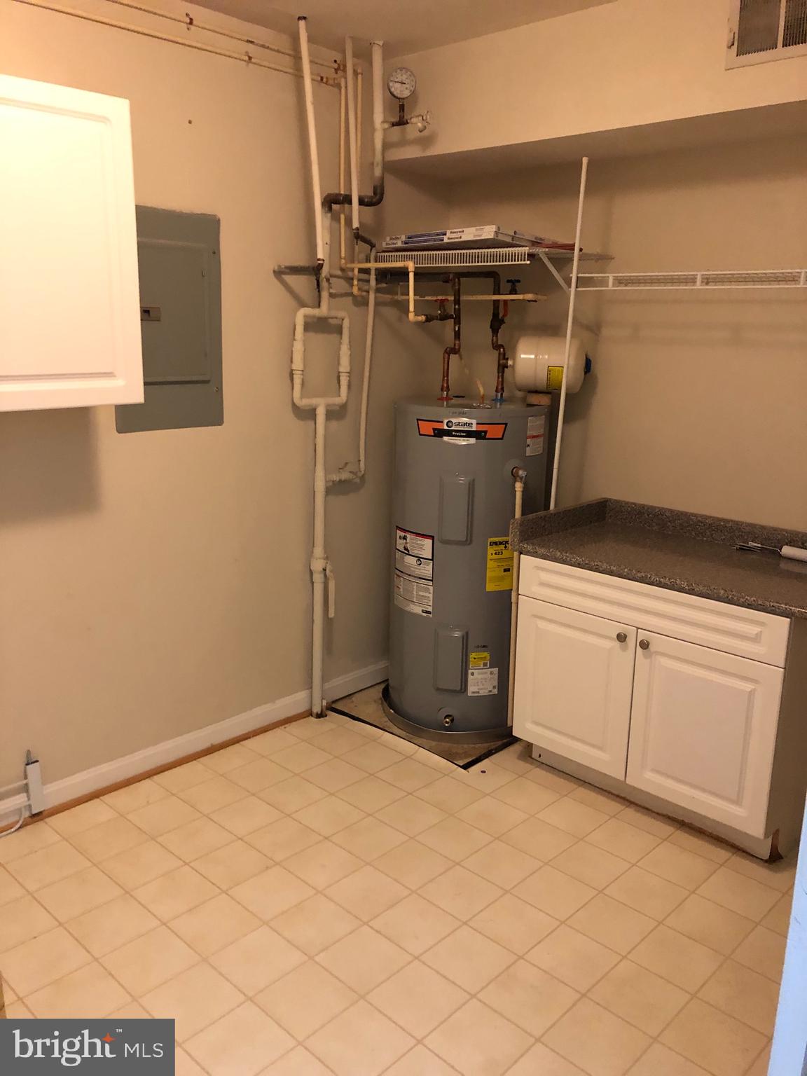 BARRINGTON POINTE - Residential Lease