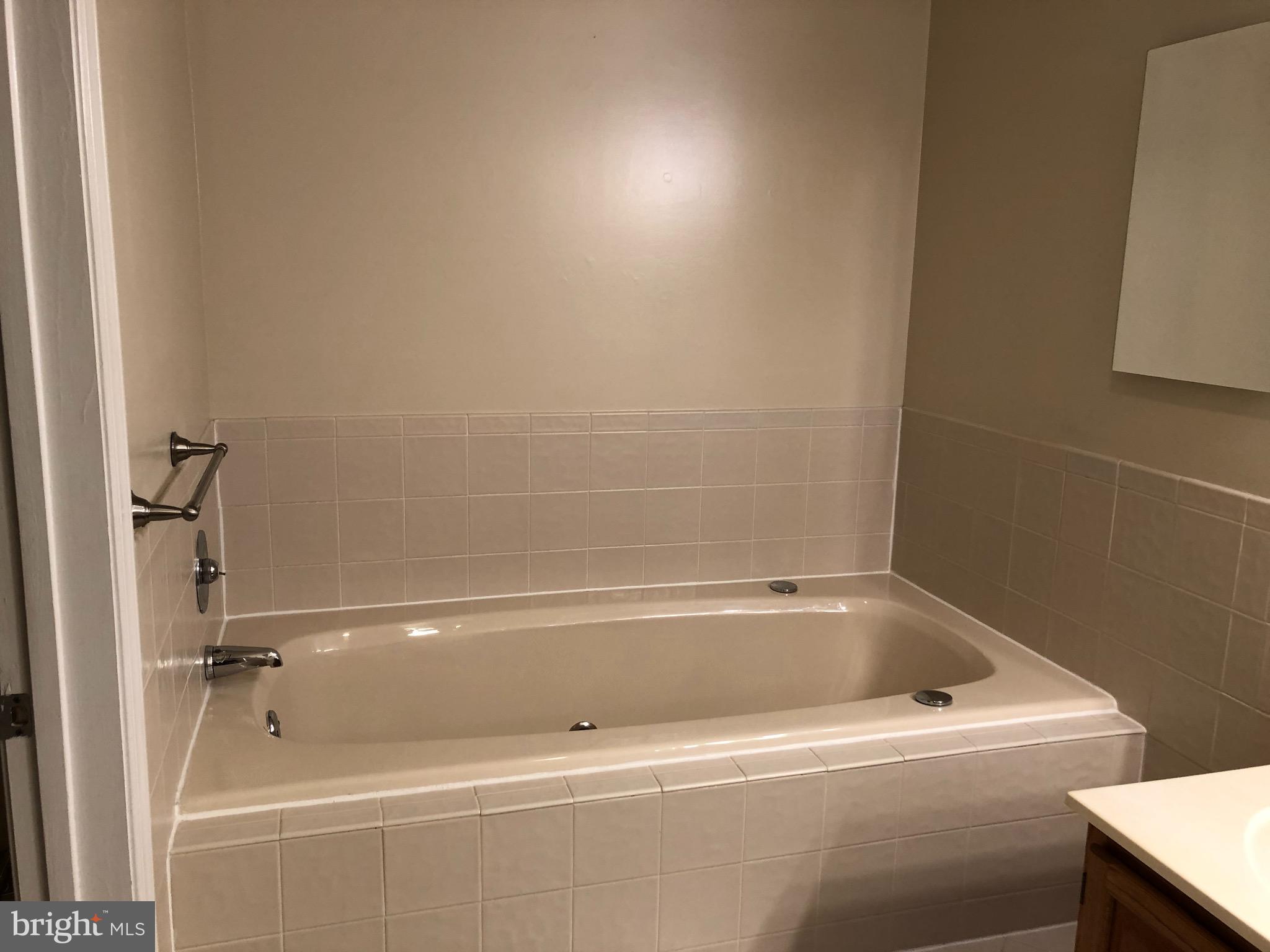 BARRINGTON POINTE - Residential Lease