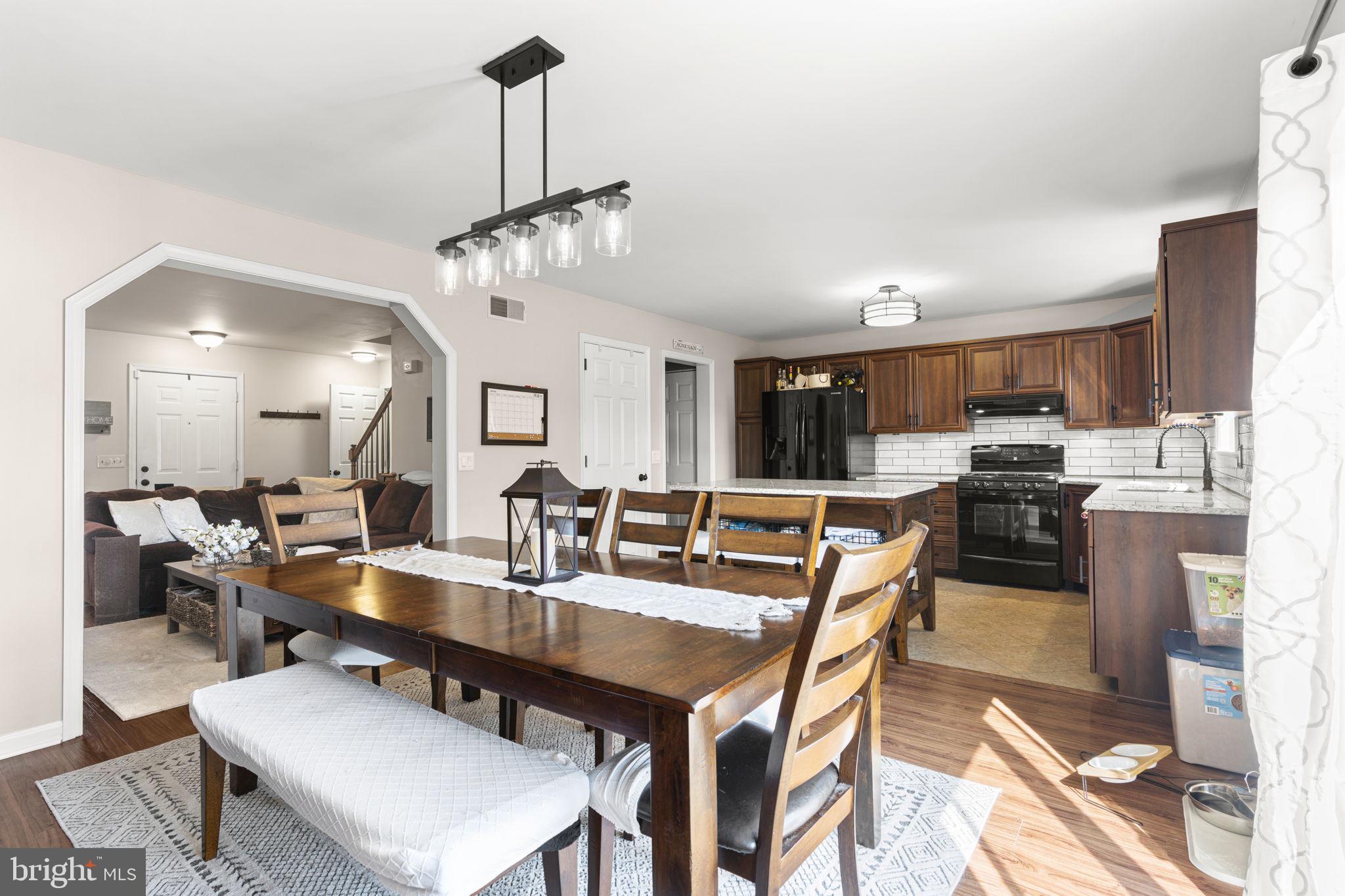 HICKORY HILLS - Residential