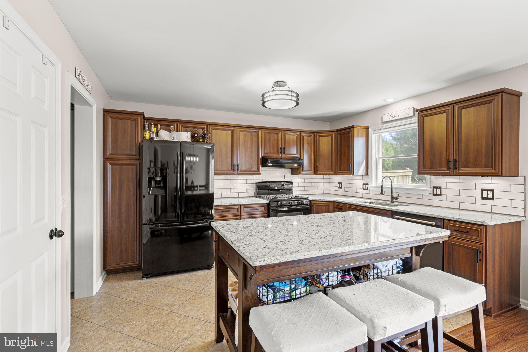 HICKORY HILLS - Residential