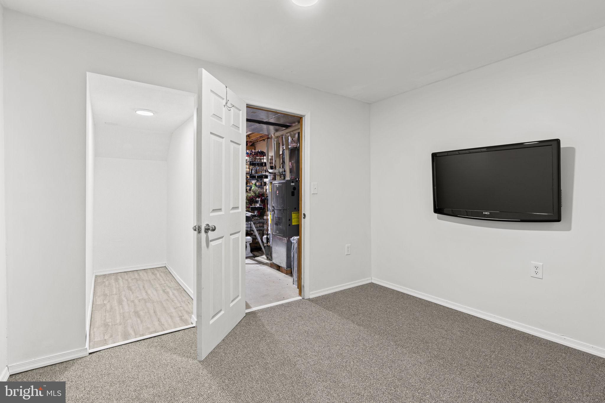 HICKORY HILLS - Residential