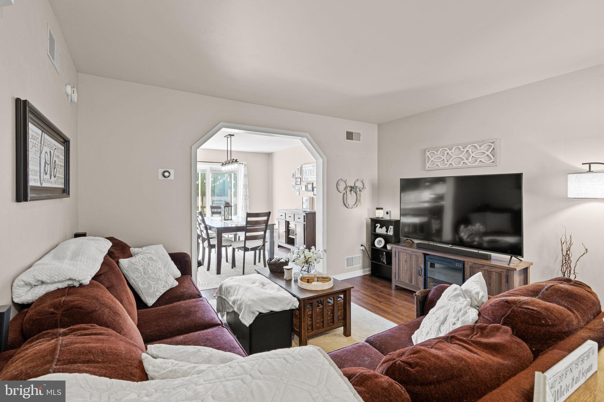 HICKORY HILLS - Residential