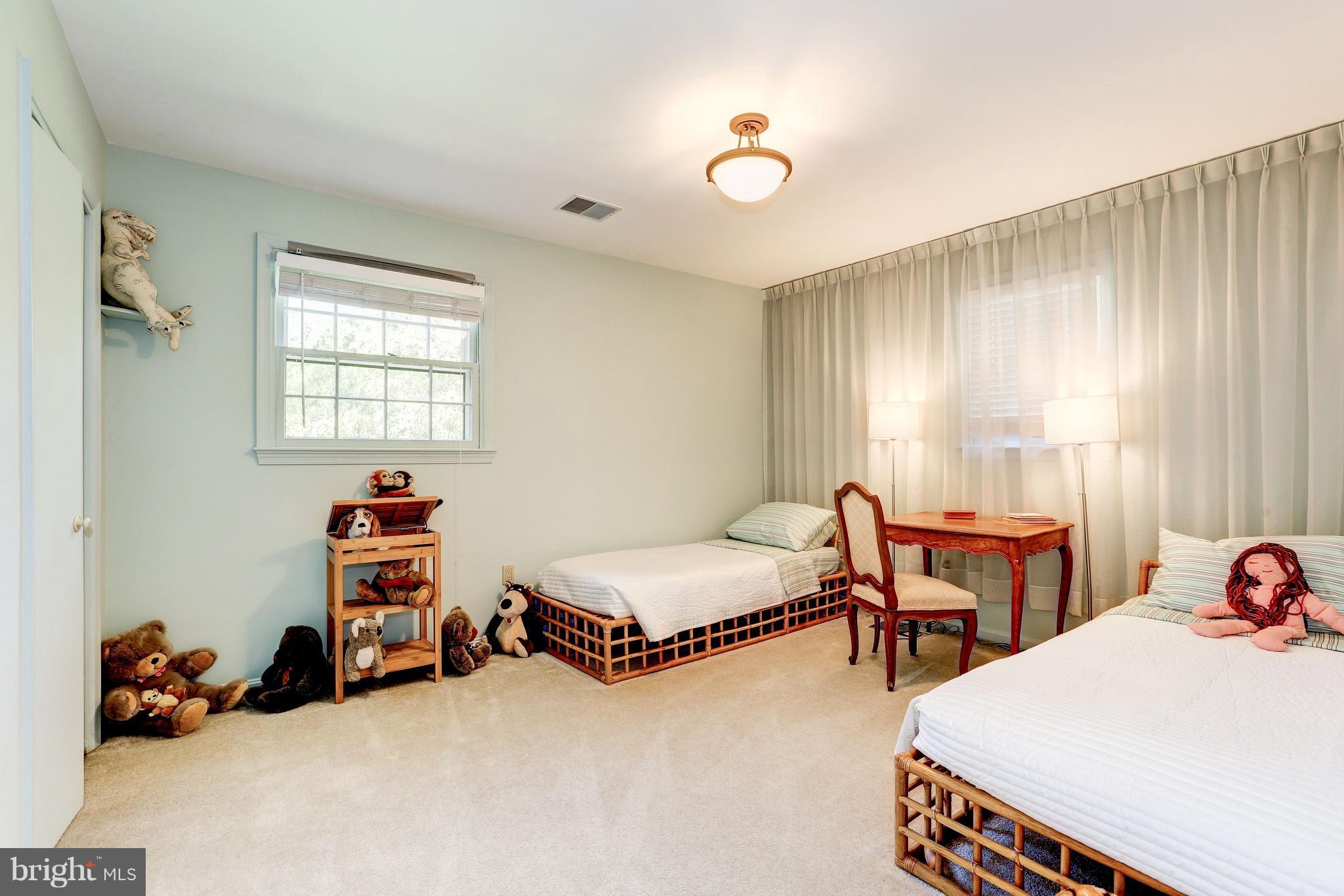 CHARRED OAK ESTATES - Residential