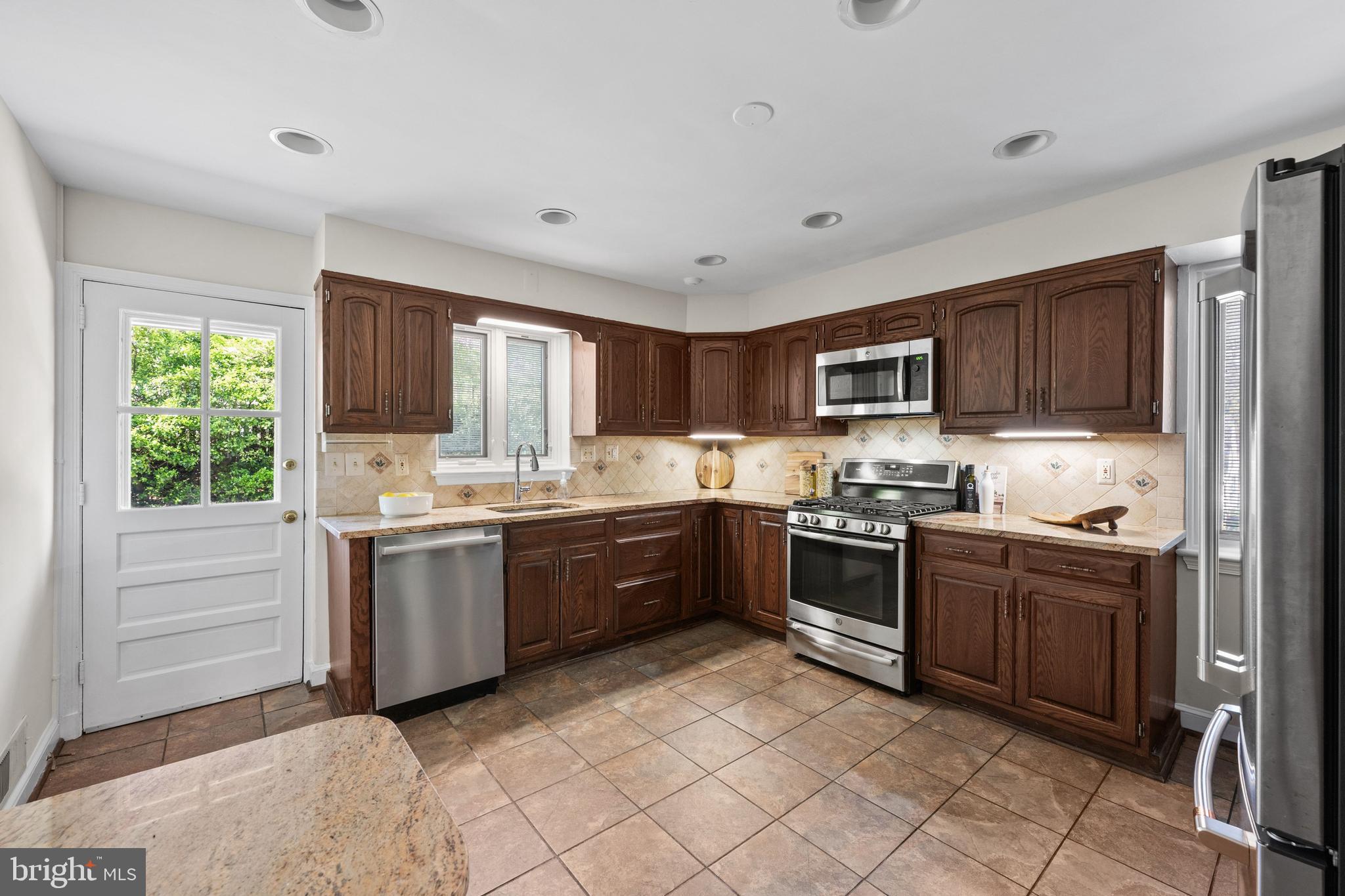 RIDGEWOOD VILLAGE - Residential