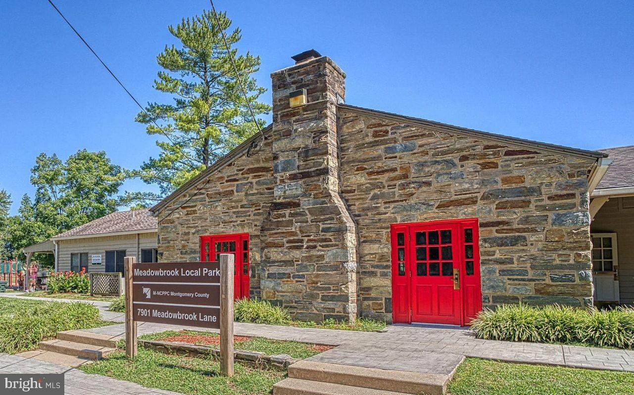 RIDGEWOOD VILLAGE - Residential