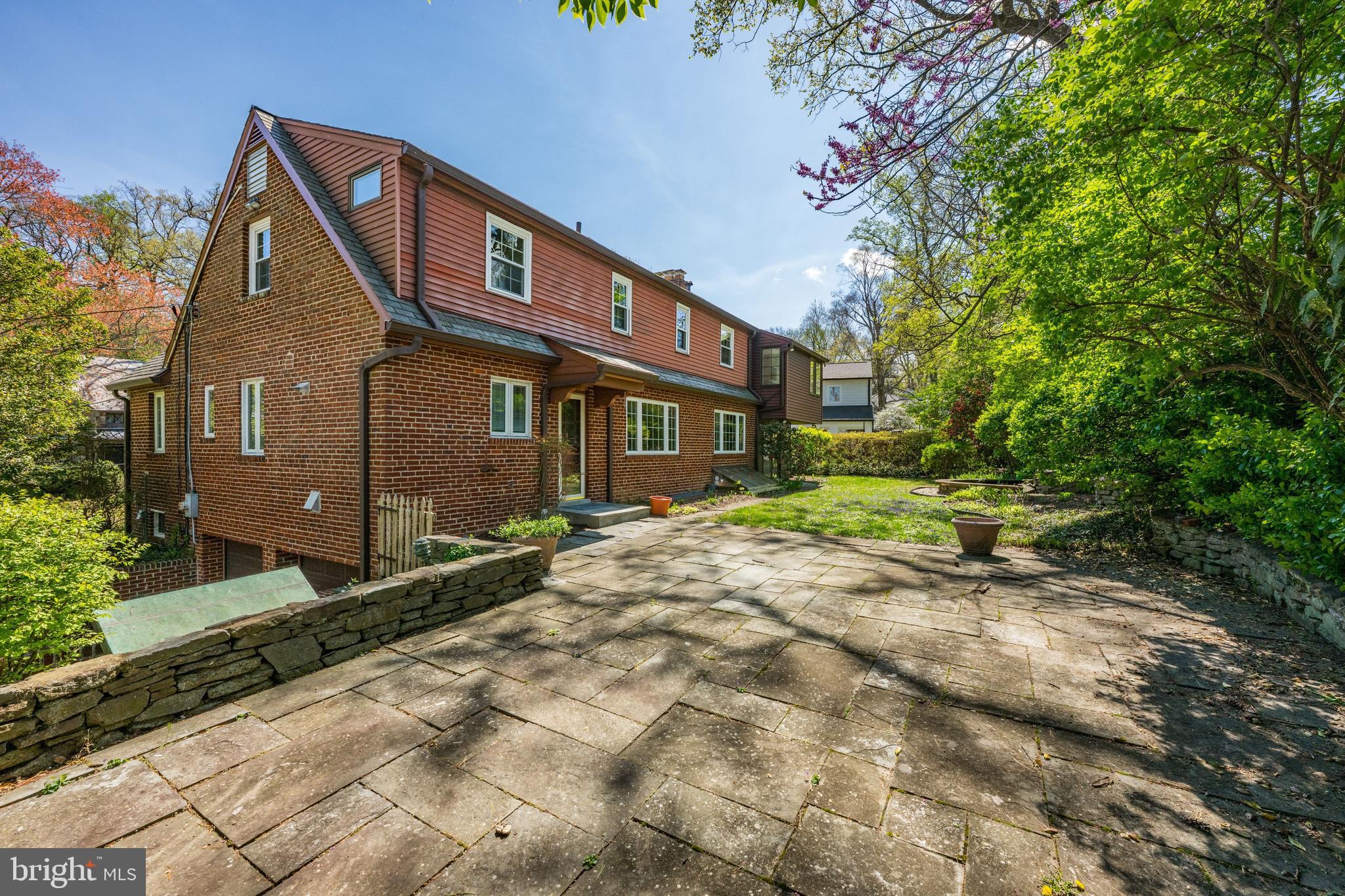 RIDGEWOOD VILLAGE - Residential