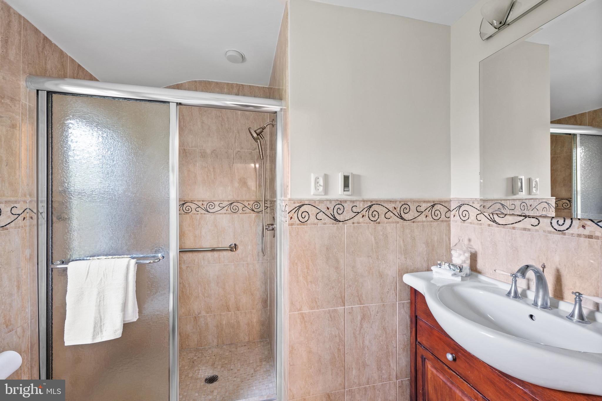 RIDGEWOOD VILLAGE - Residential